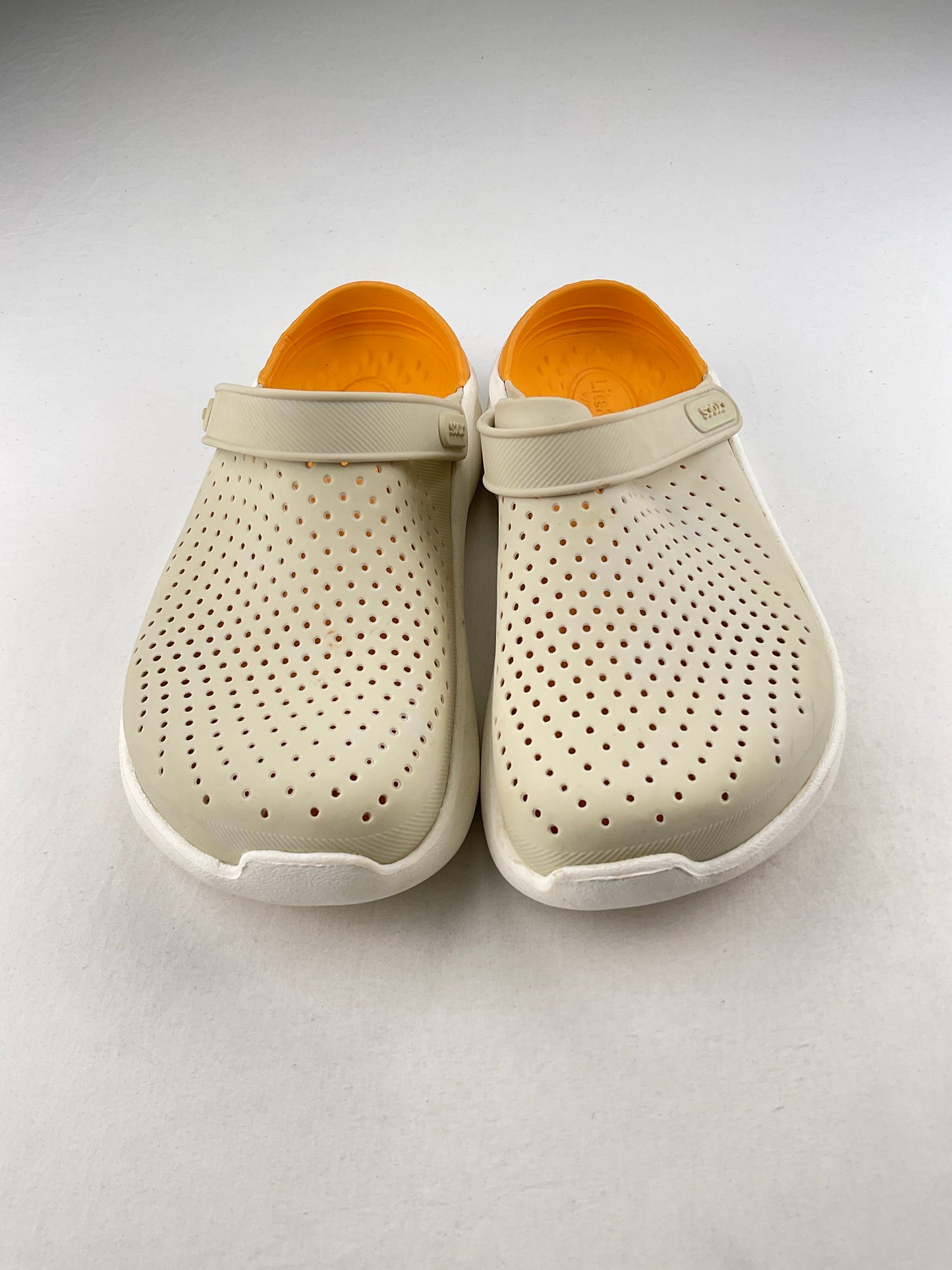 Sandalia Crema Crocs