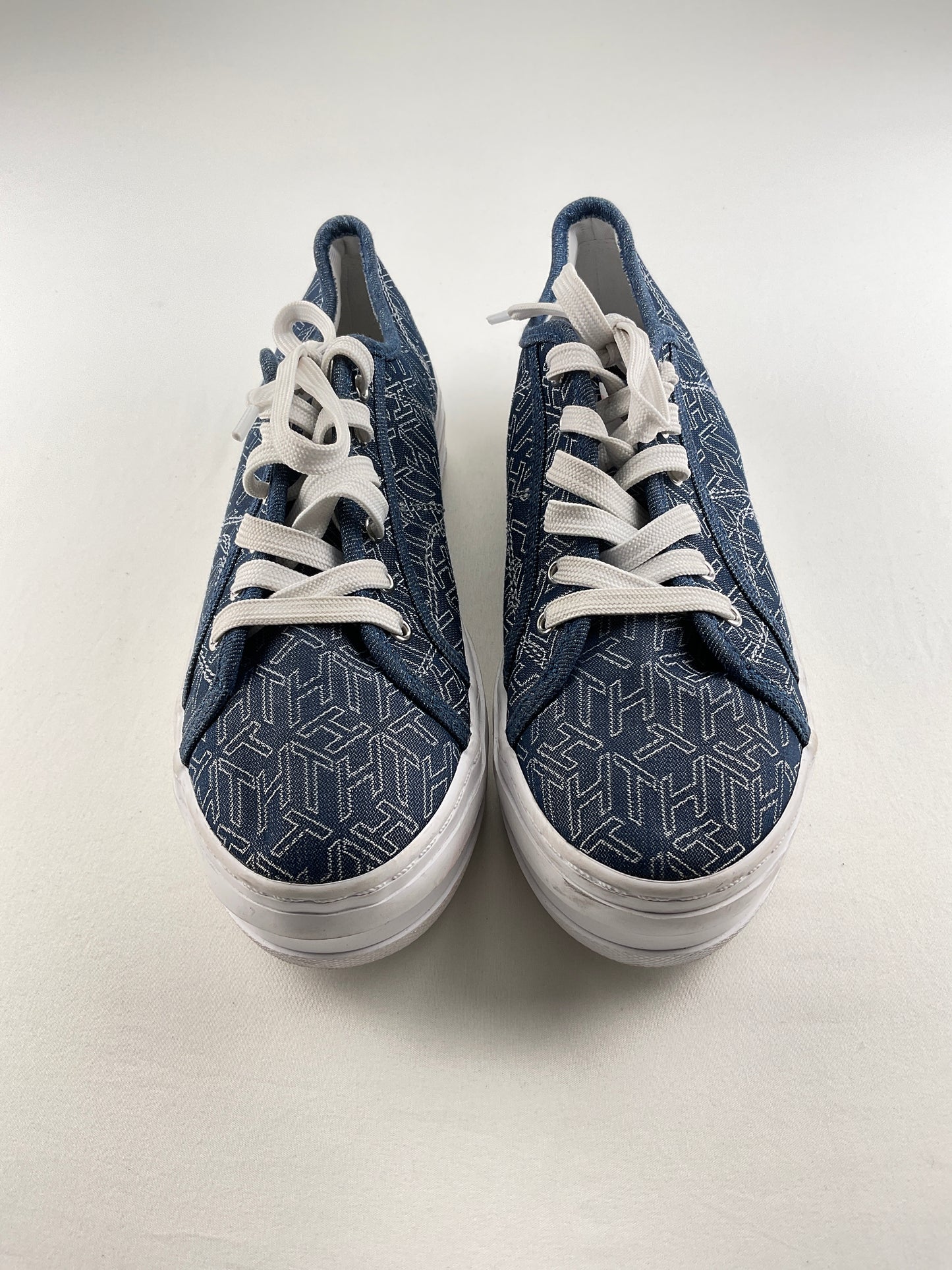 Tenis Gris Hilfiger