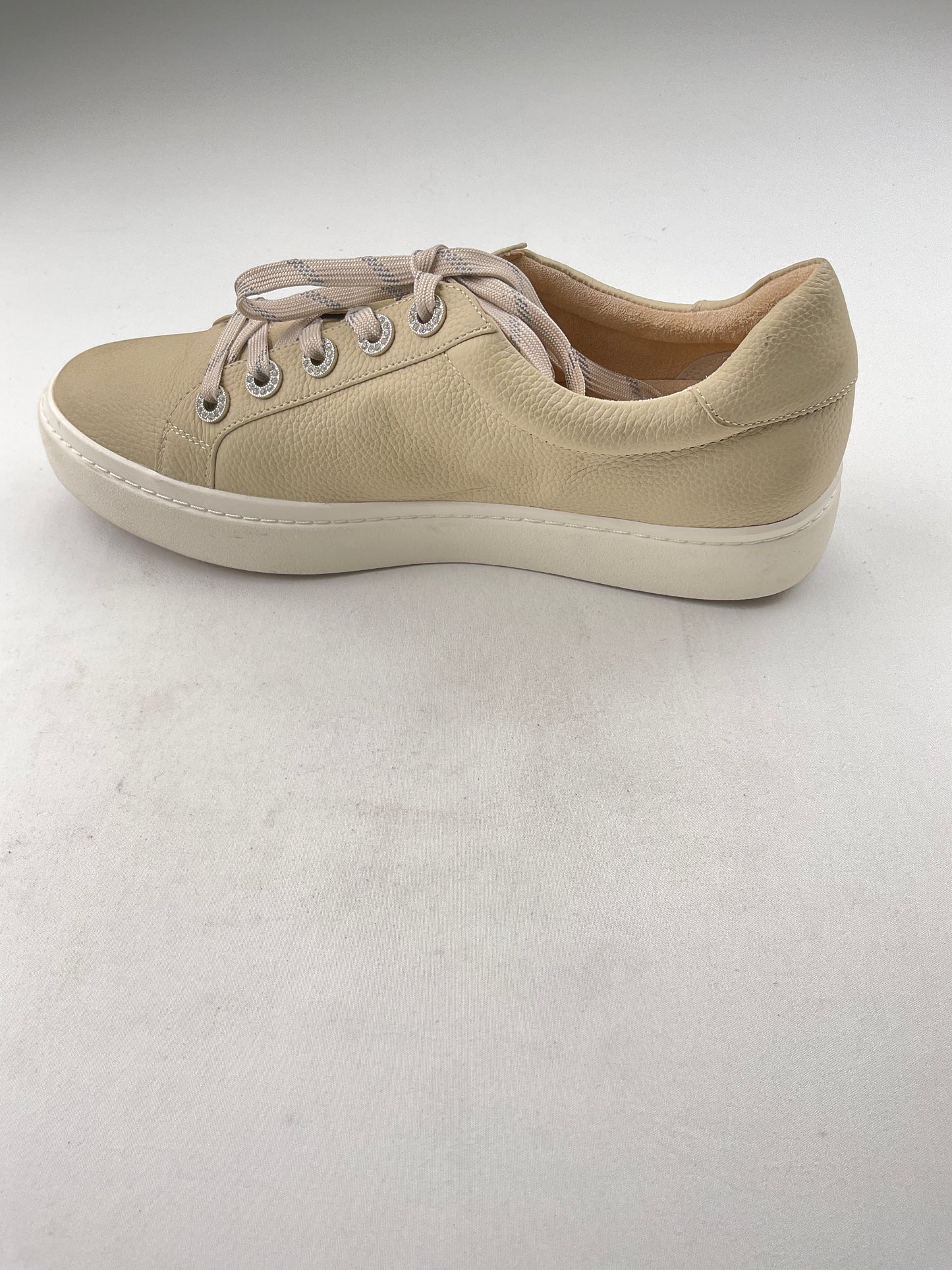 Tenis crema Vaneli sport