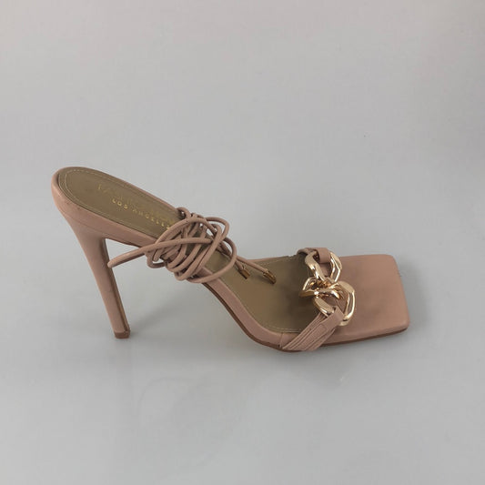 Zapatilla  Nude Fashion Nova