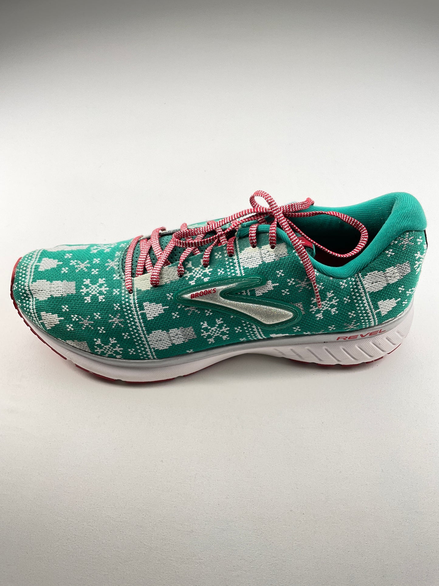 Tenis Verde  Navideño Brooks
