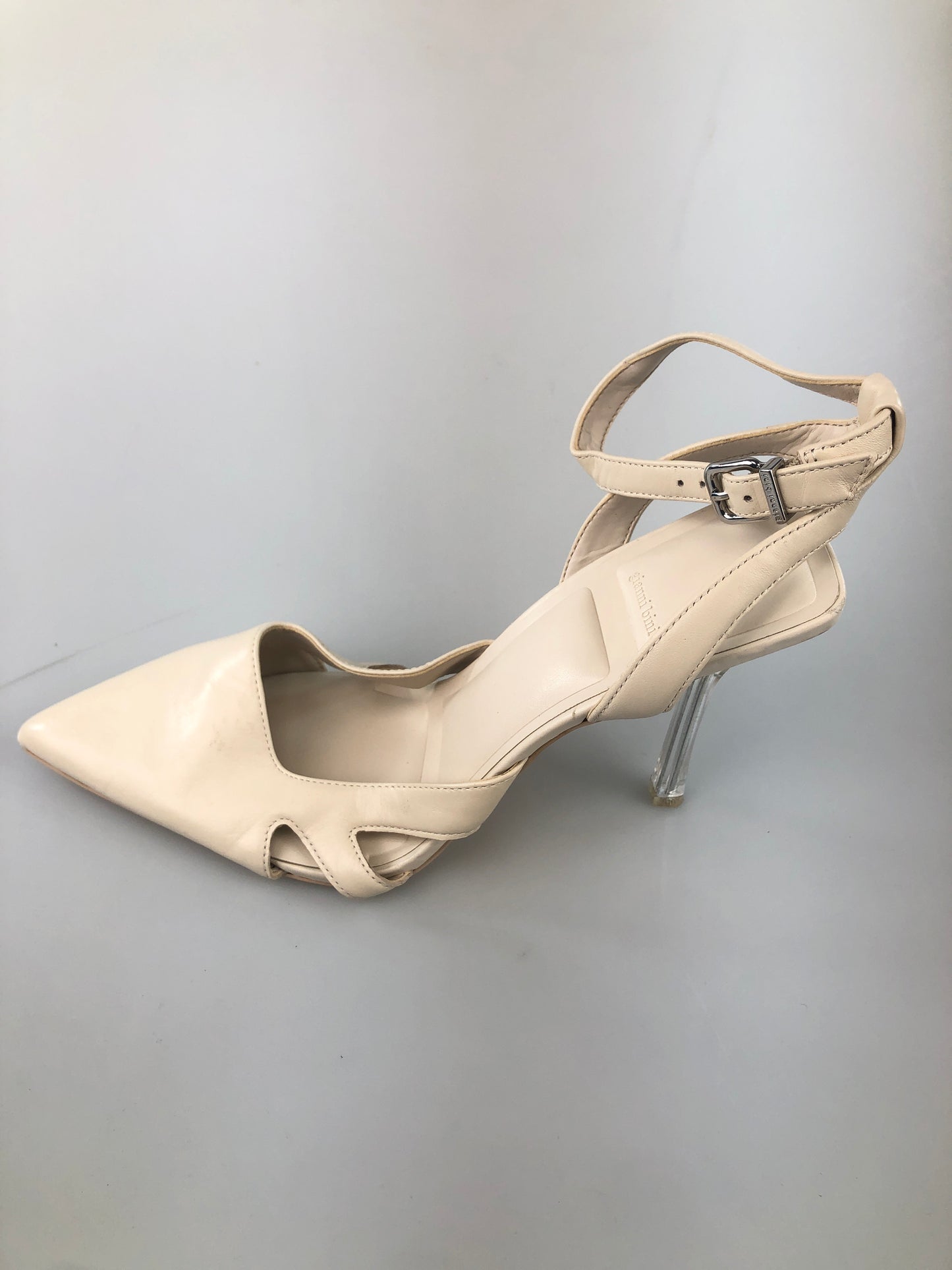 Zapatilla Beige de Tacon Gianni Bini