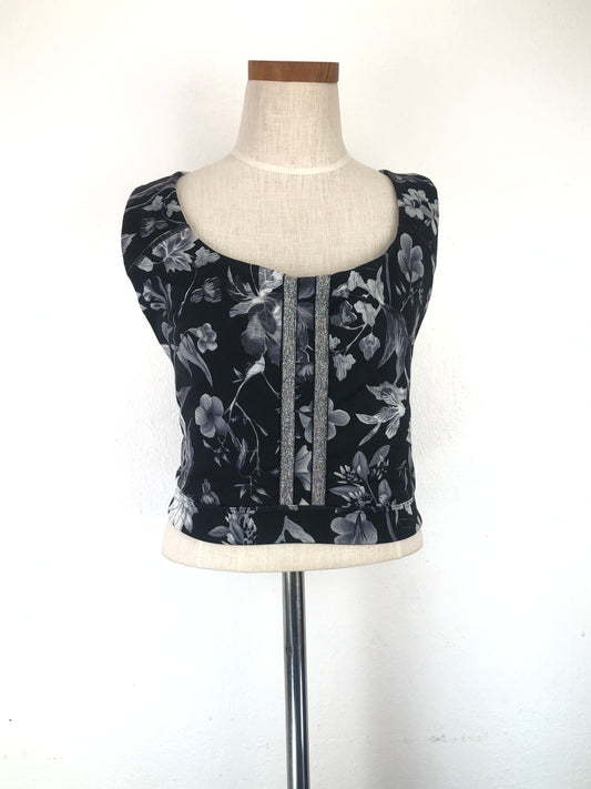 Blusita Negro de Flores Deportivo Old Navy