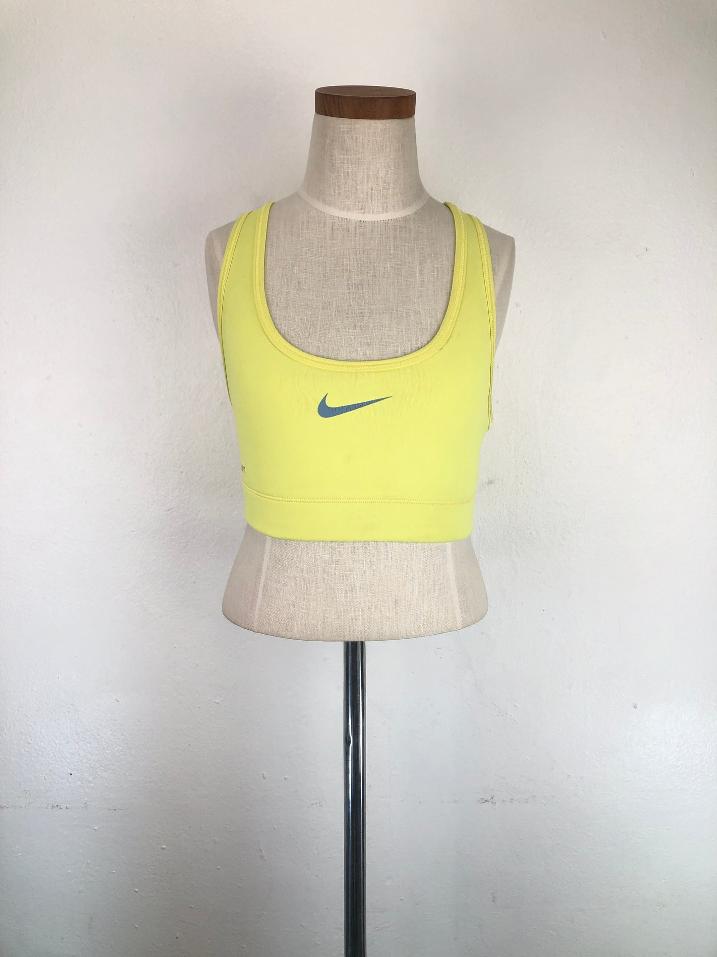 Blusita Amarillo Deportivo Nike