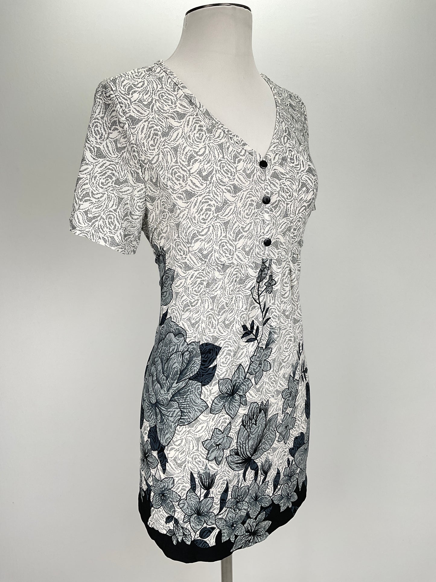 Blusa Gris Floral Bai Sheng Gt
