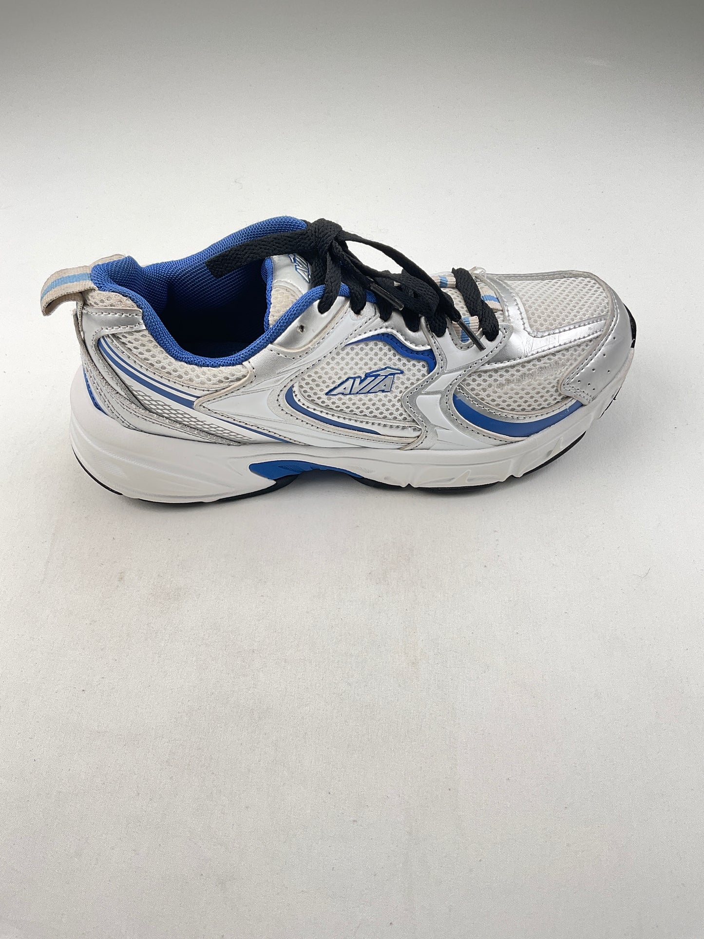 Tenis gris AVIA