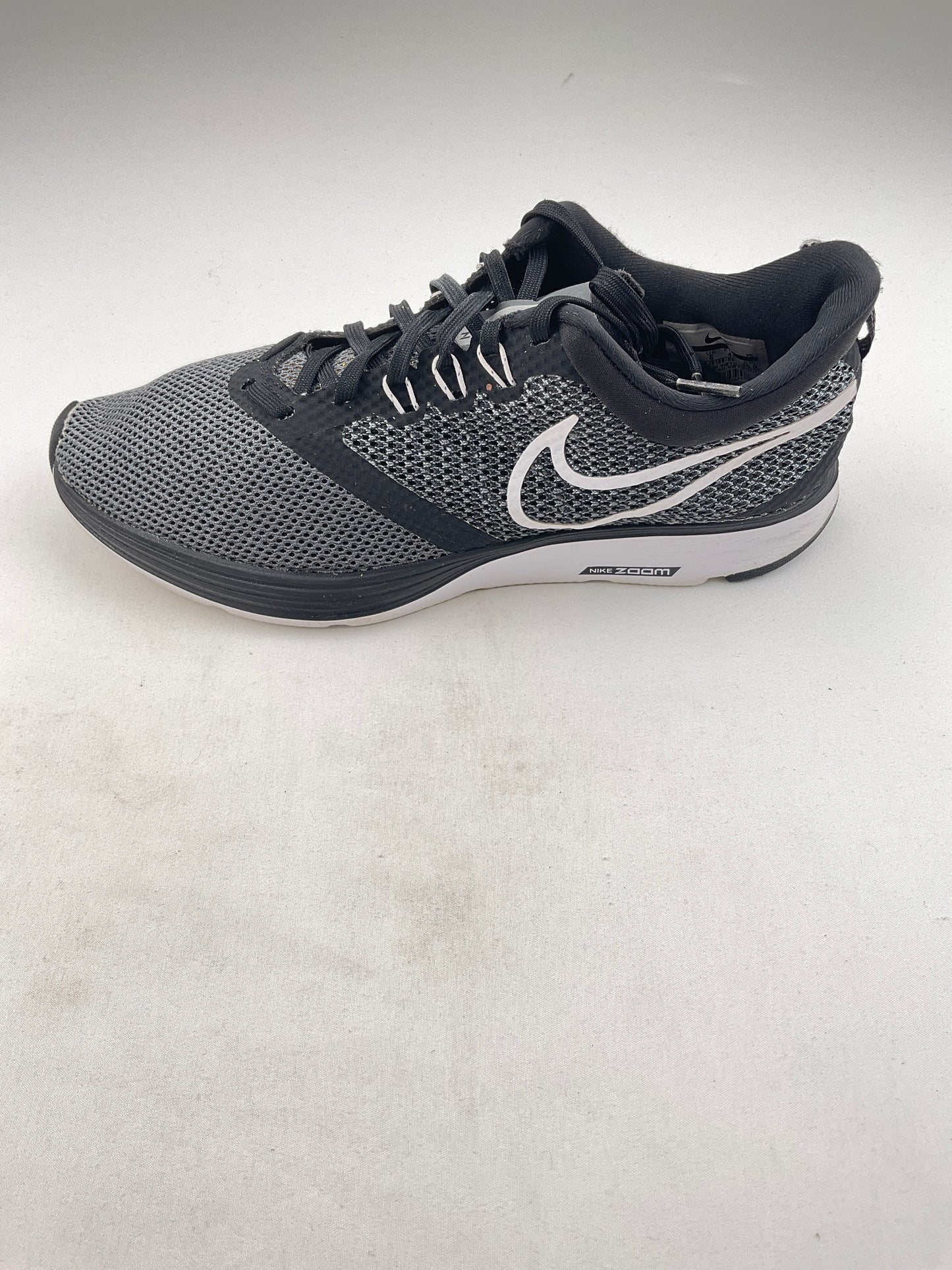 Tenis gris Nike zoom