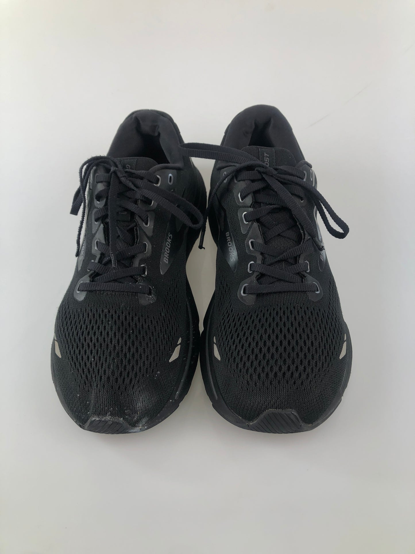 Tenis Negro Deportivo Brooks