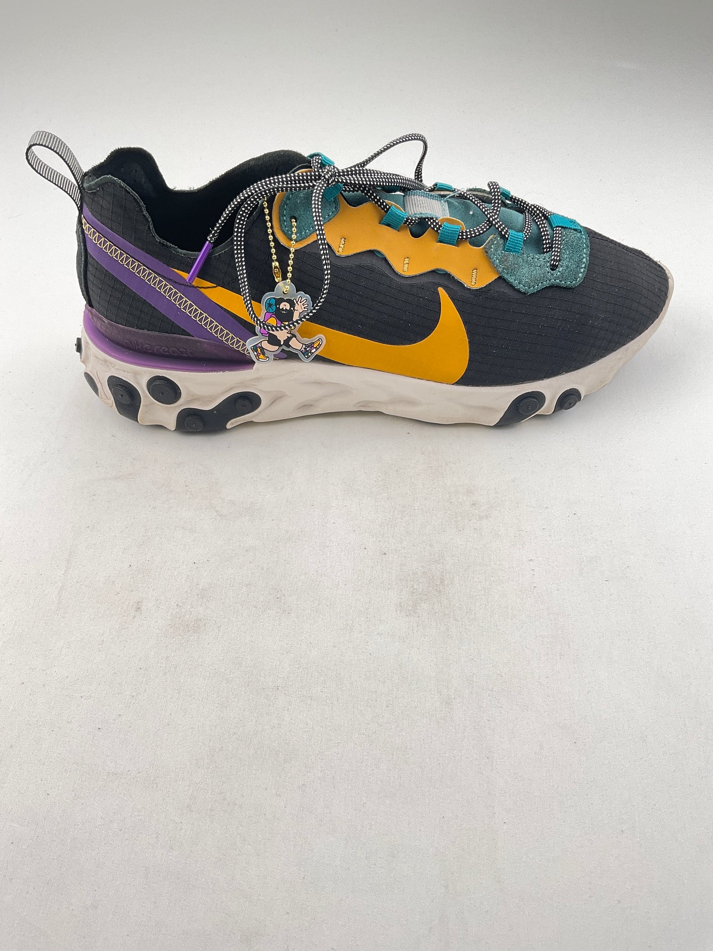 Tenis multicolor Nike rest