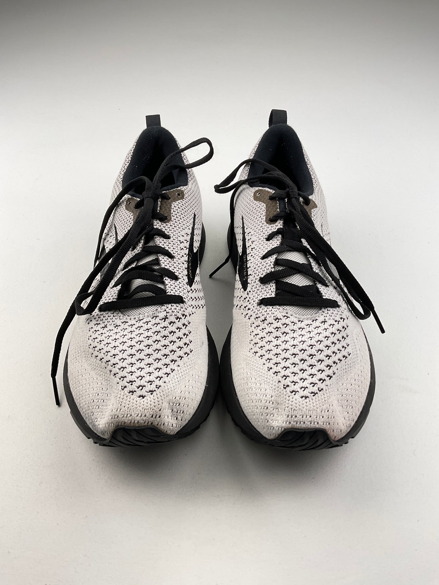 Tenis Gris Deportivo Brooks