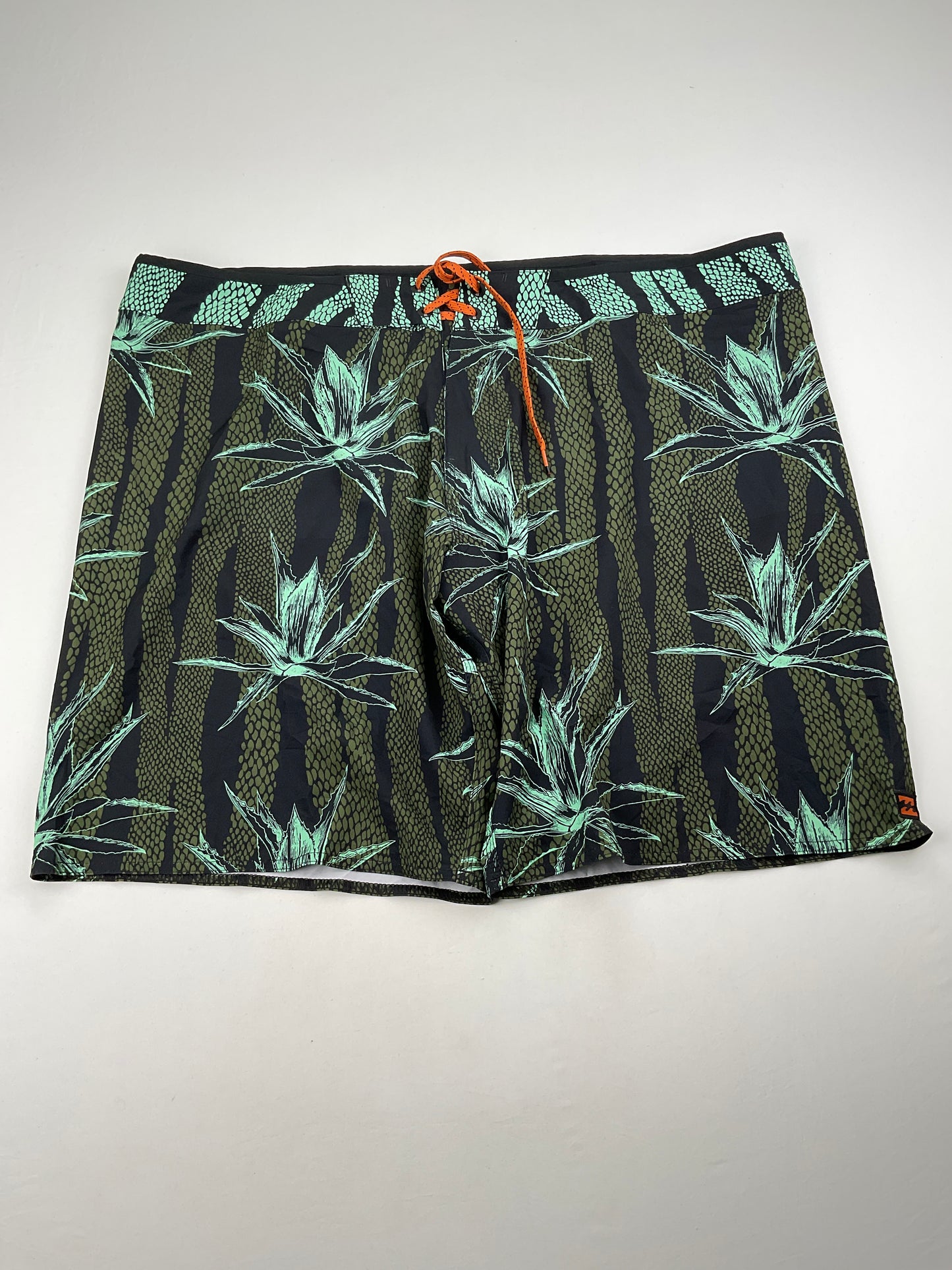 Short Verde Floral Billabonc