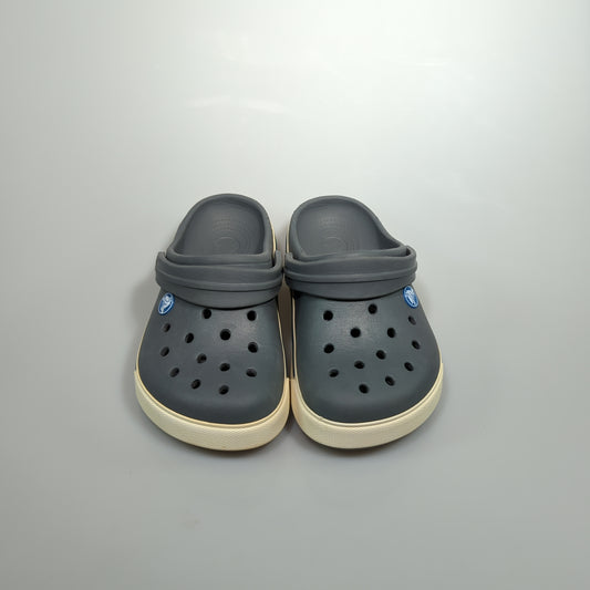 Sandalia Gris Crocs