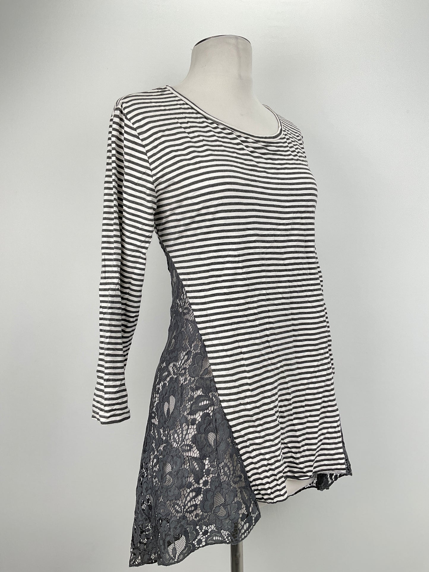 Blusa Gris de Rayas Origami