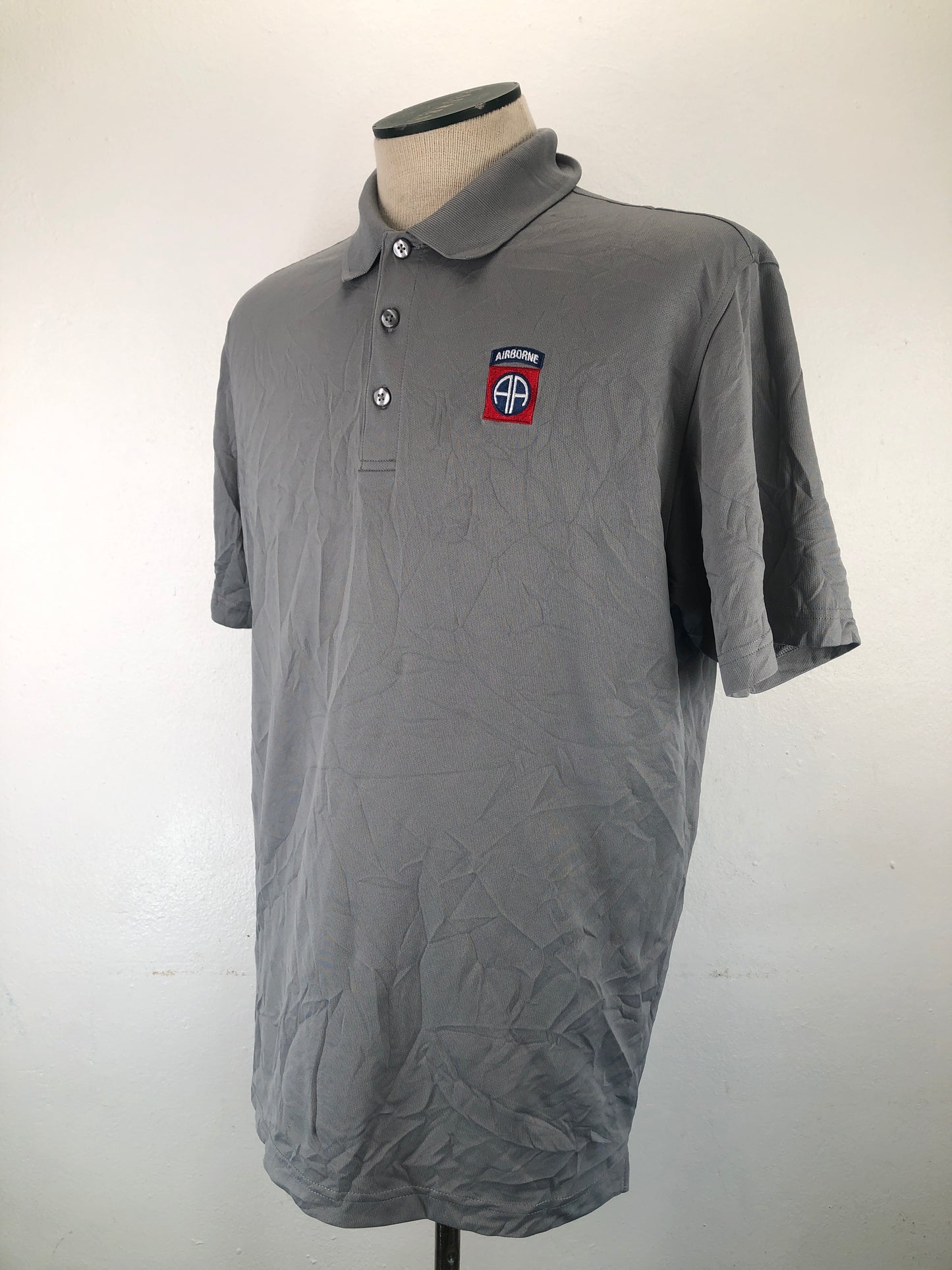Camiseta Gris Sport Authority