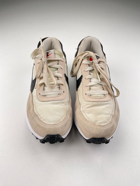 Tenis Crema Deportivo Nike