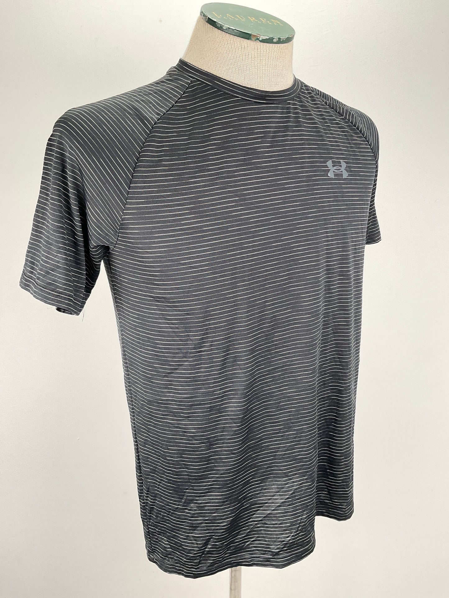 Camiseta Negro de Rayas Under Armour