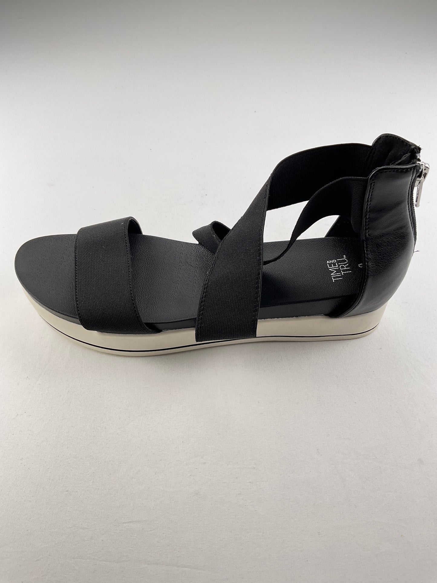 Zapatilla Negro Time and Tru