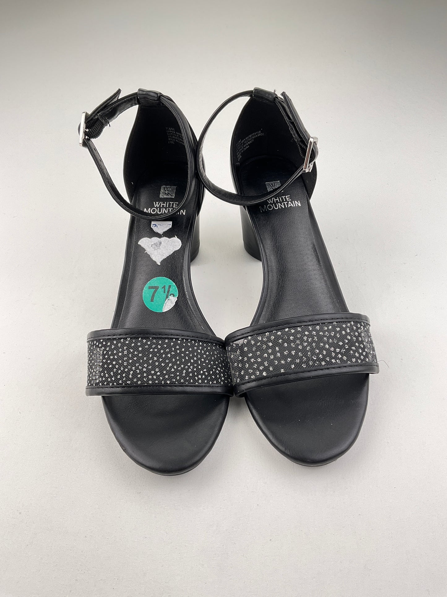 Zapatilla Negro de Tacón White Mountain