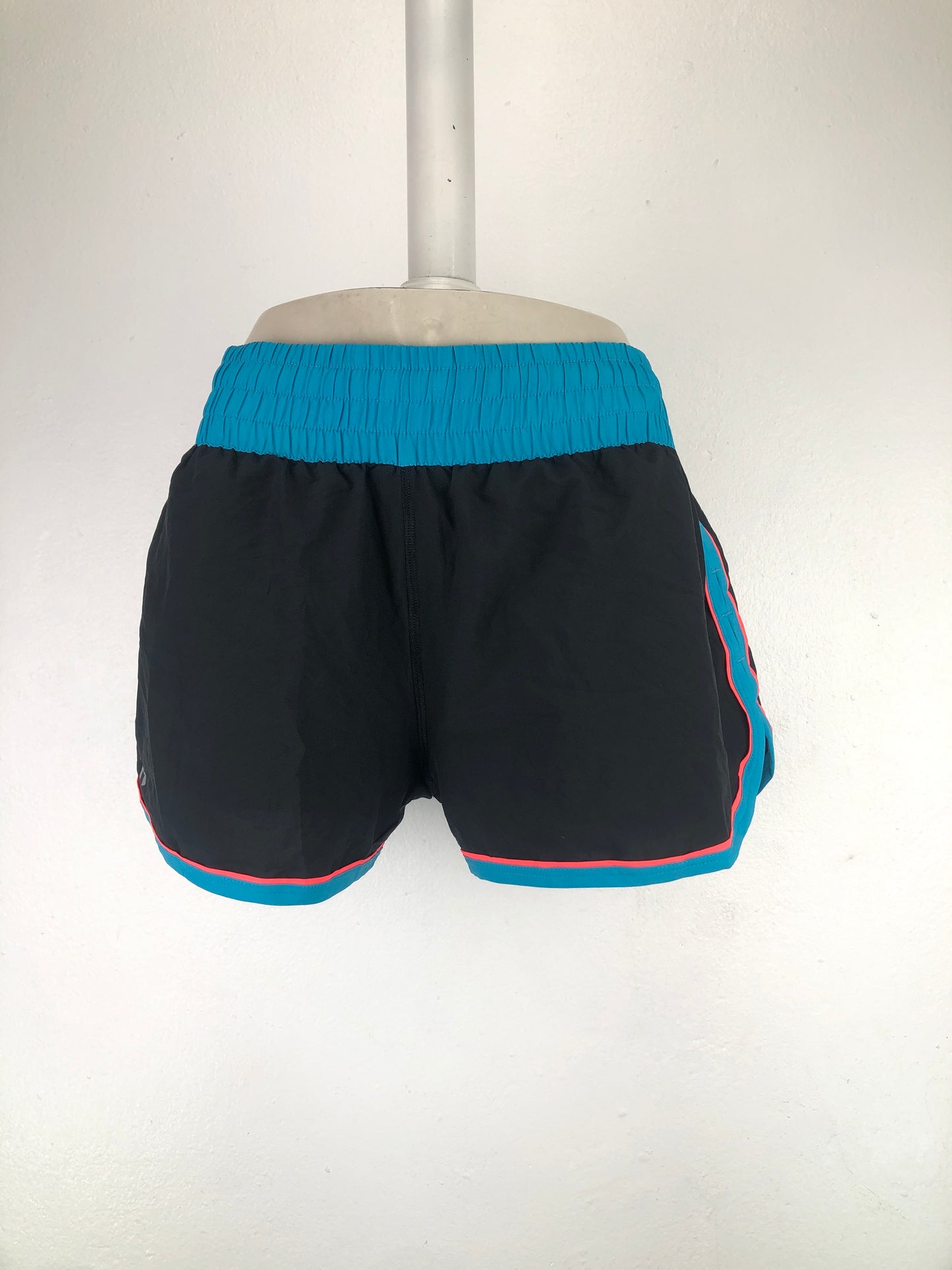 Short Negro Under Amour