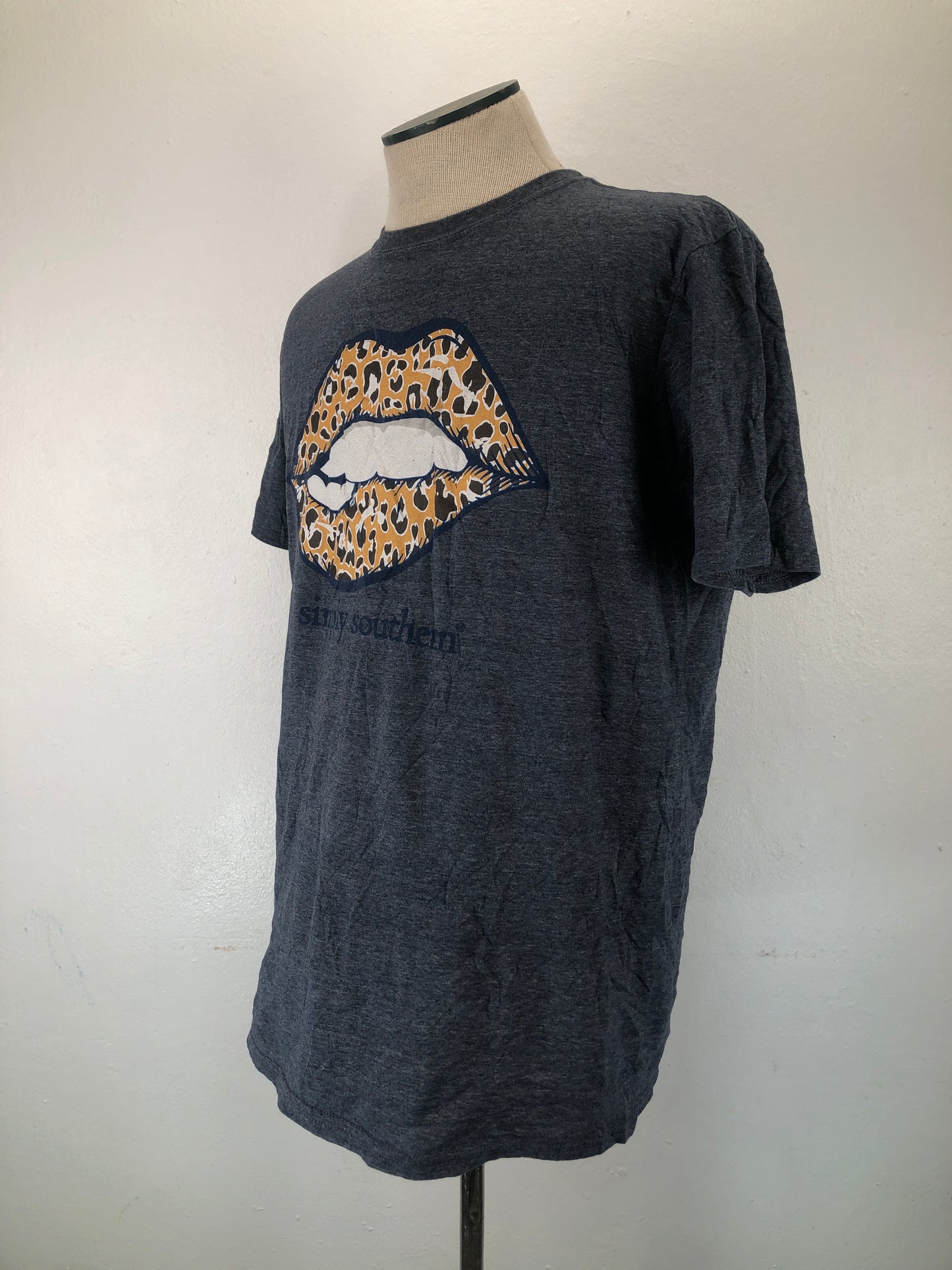Camiseta Gris Simply Southern