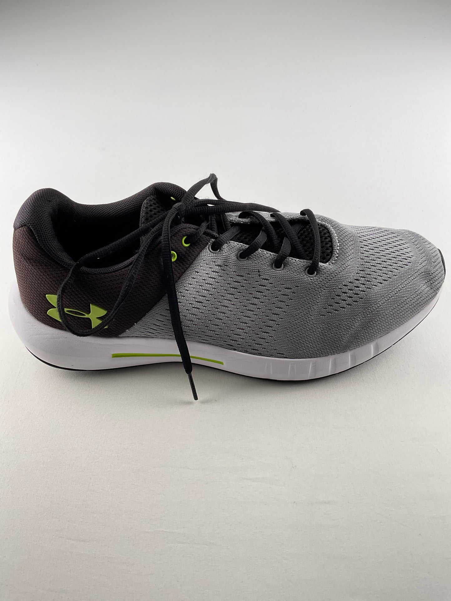 Tenis Gris Deportivo Under Armour