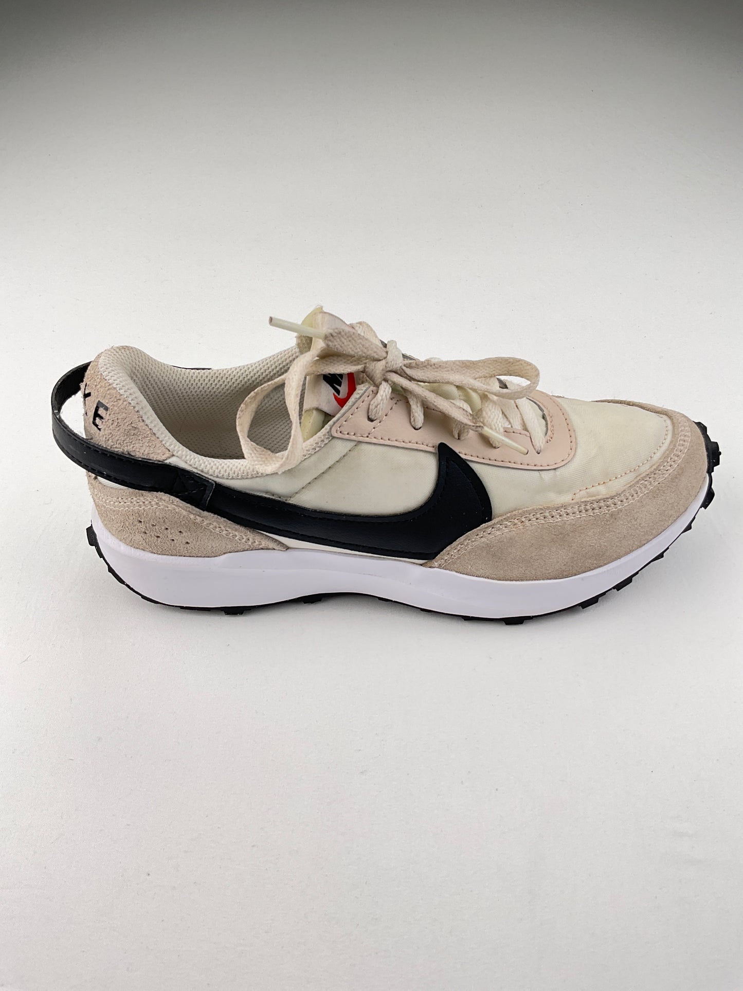 Tenis Crema Deportivo Nike