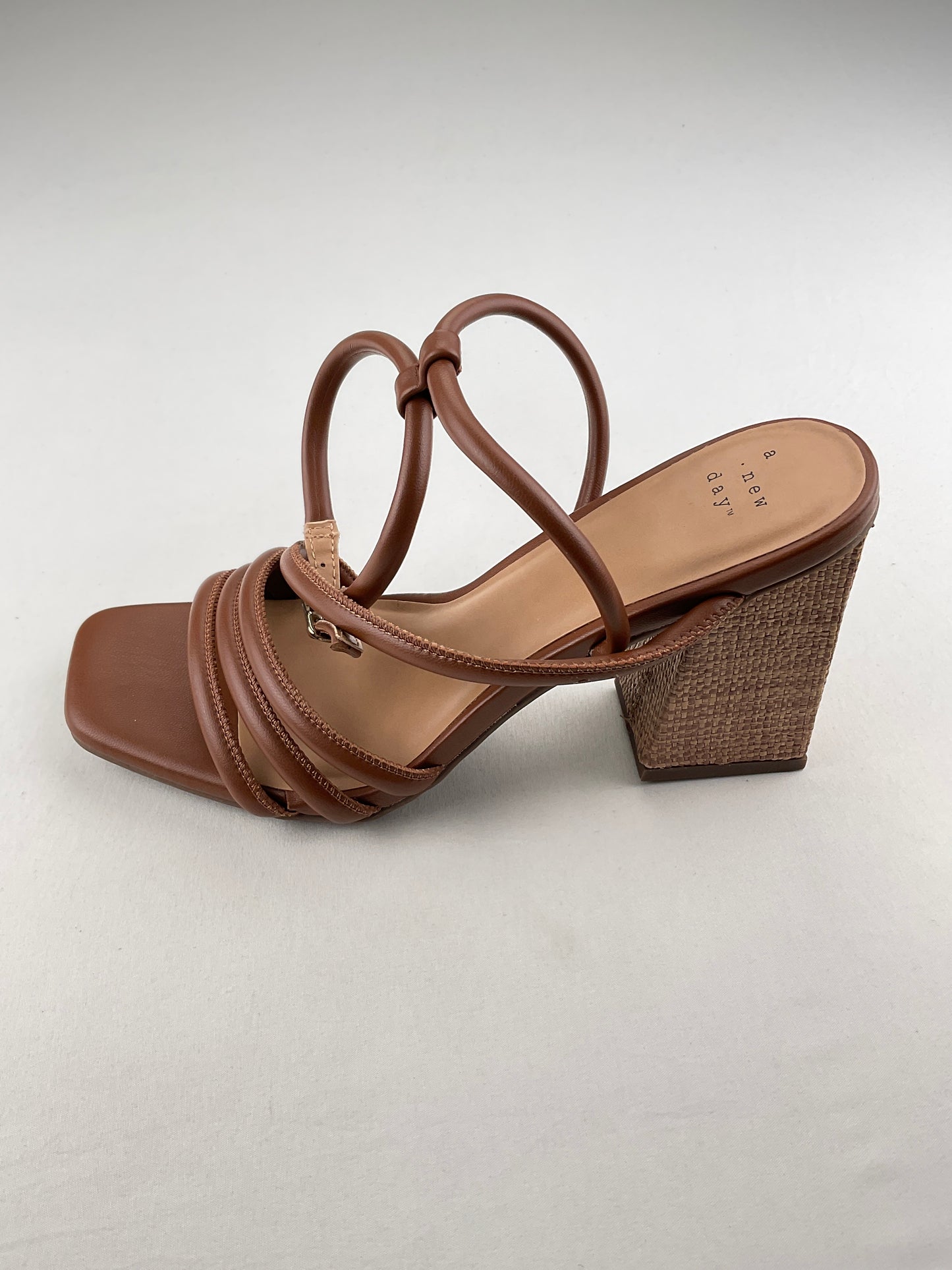 Zapatilla Marron de Tacón  A New Day