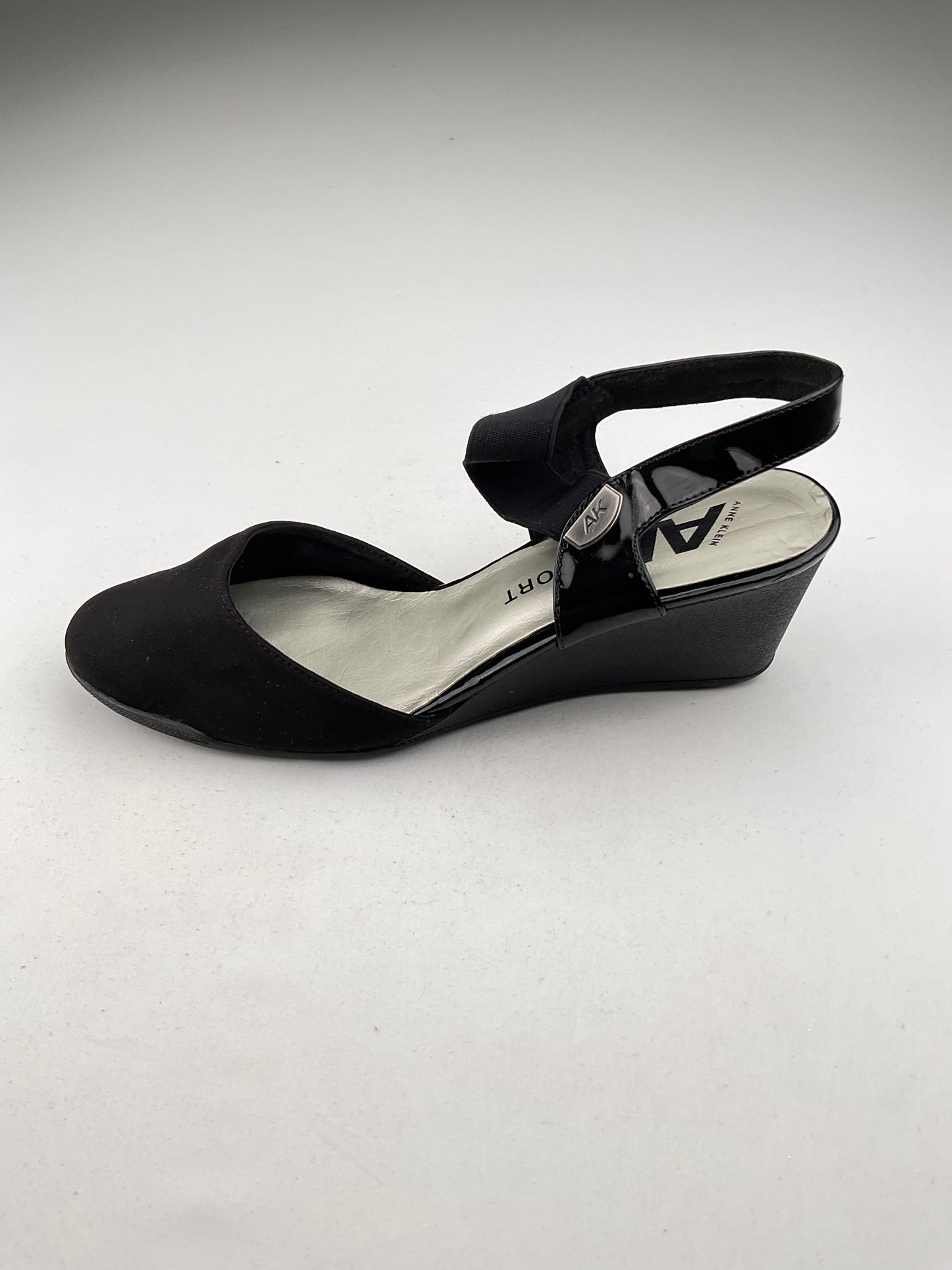 Zapatilla Negro Plataforma Anne Klein