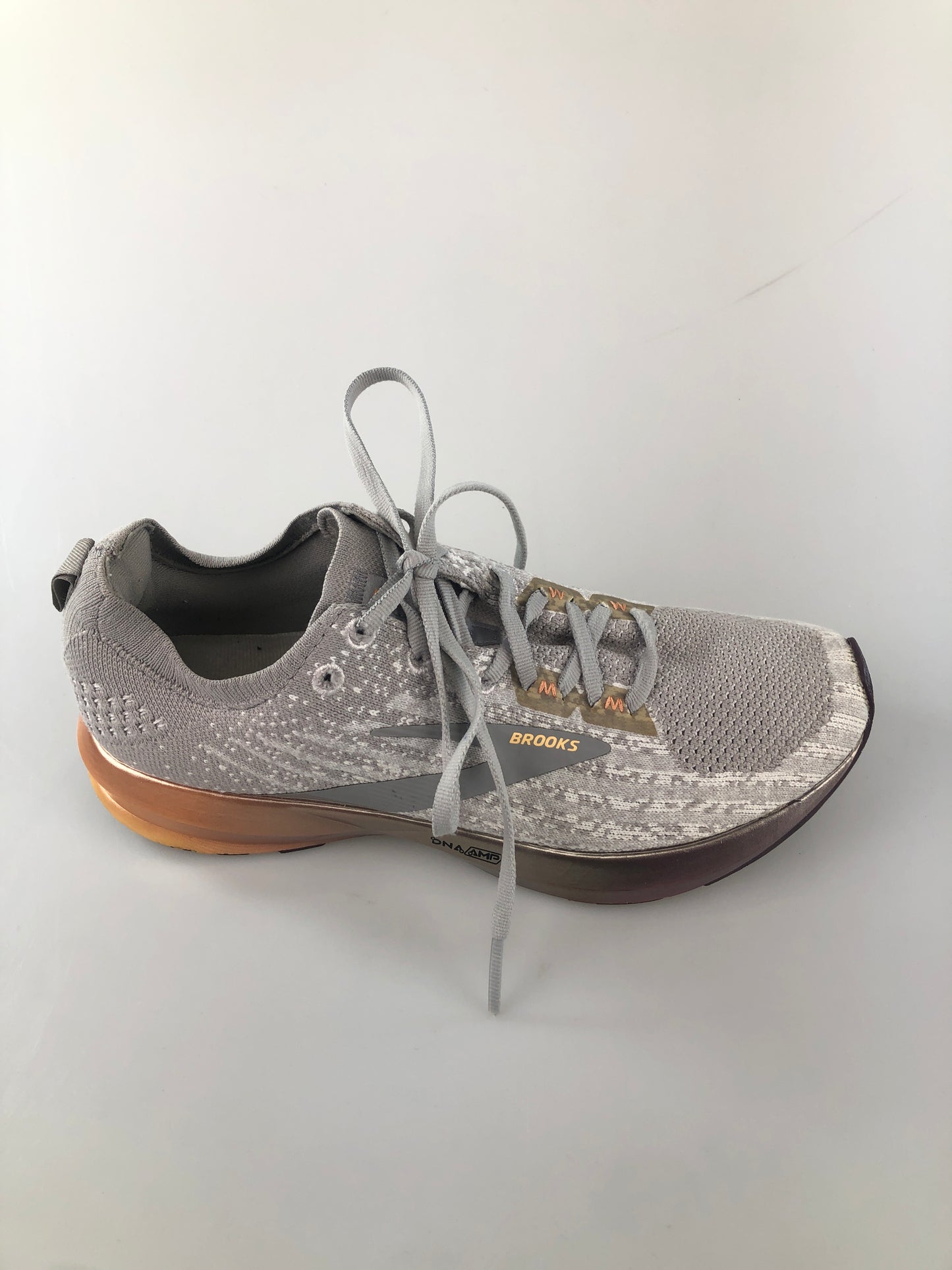 Tenis Gris Deportivo Brooks