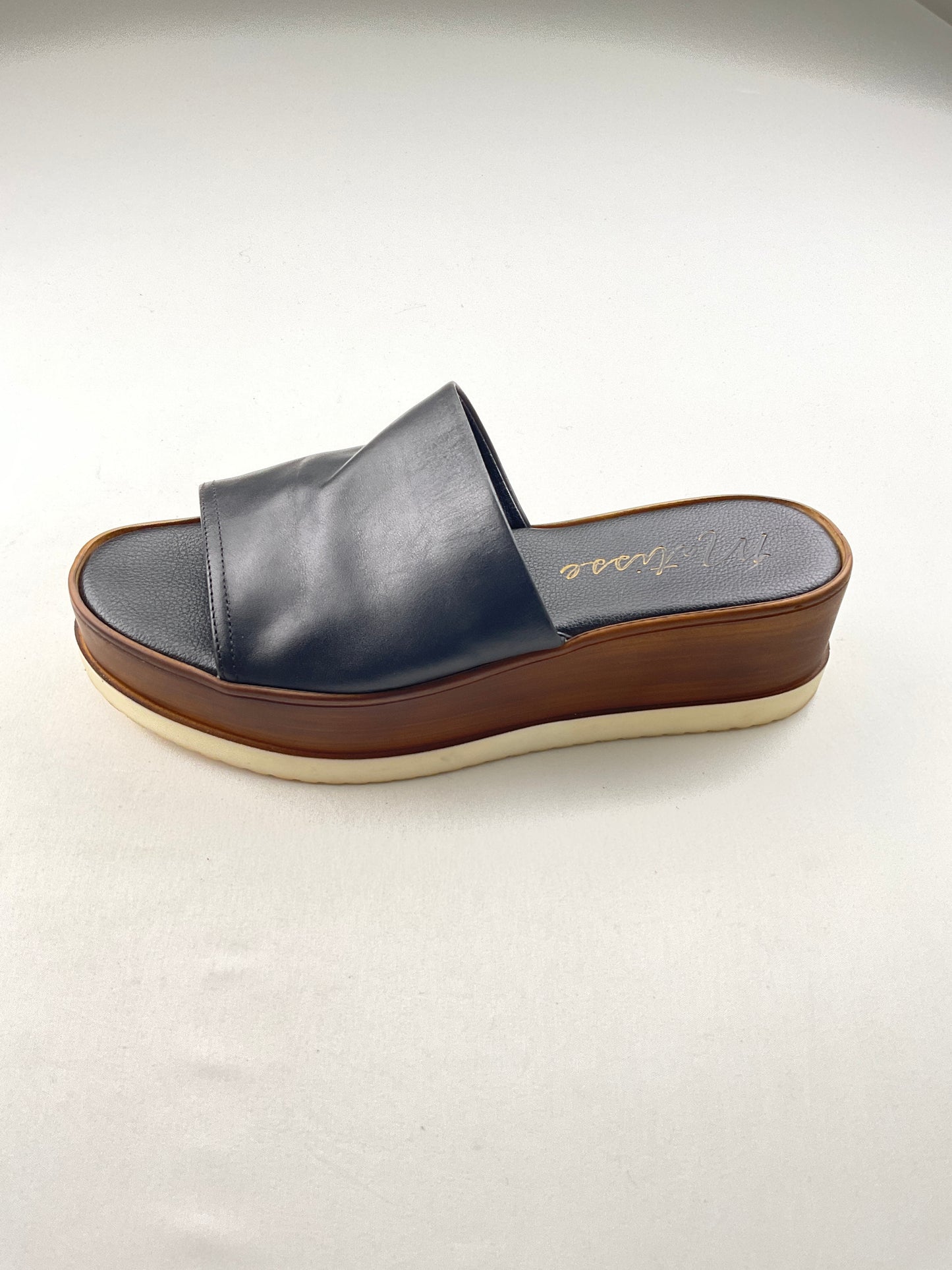 Zapatilla negro Matisse