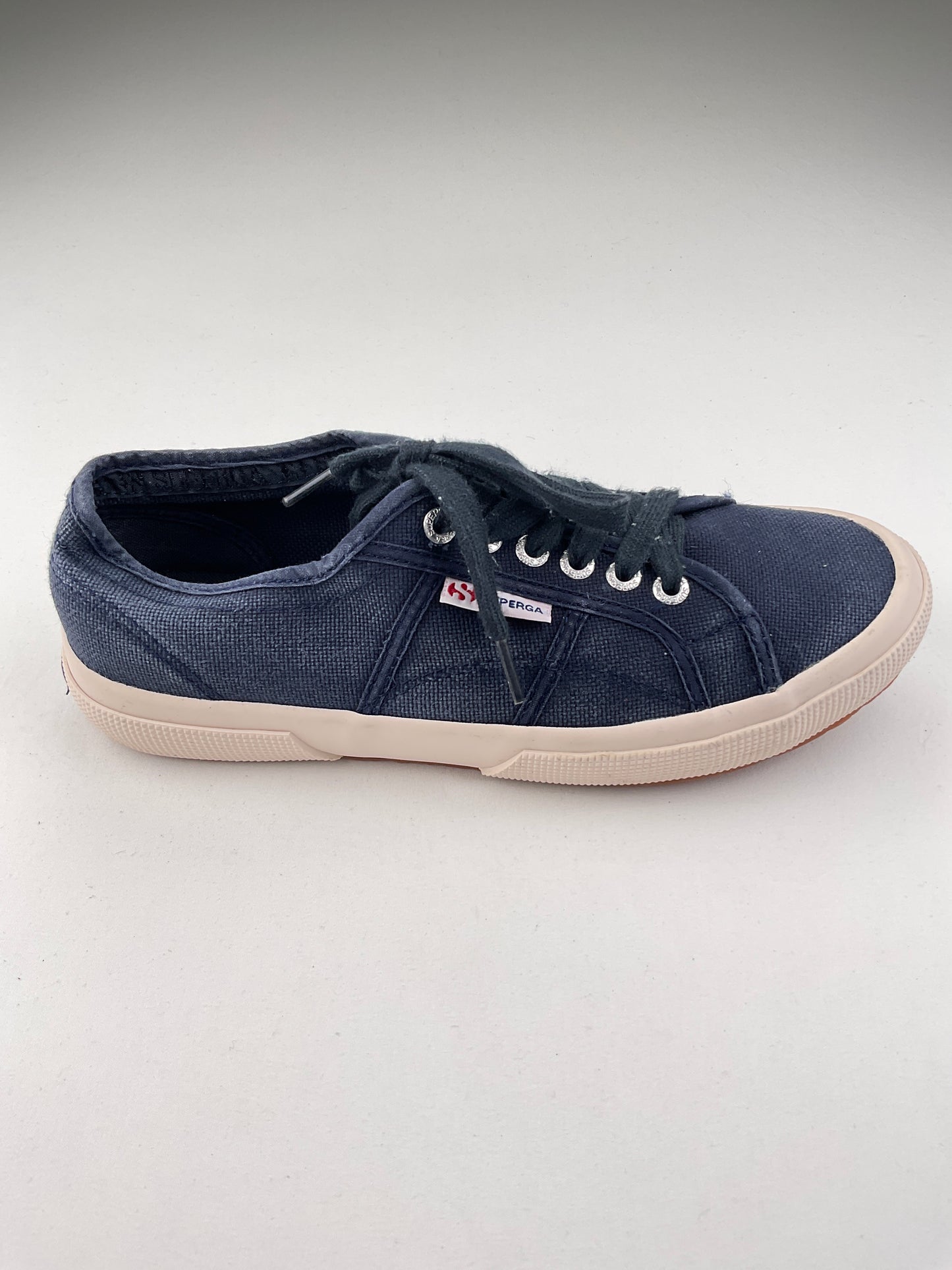 Tenis Azul marino Superga