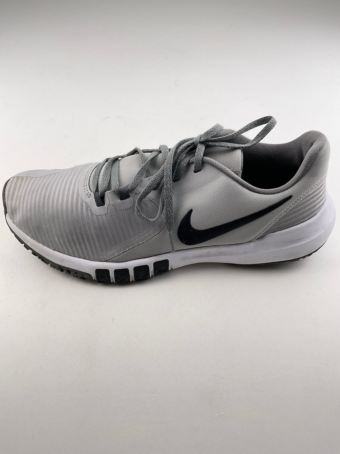 Tenis Gris Deportivo Nike