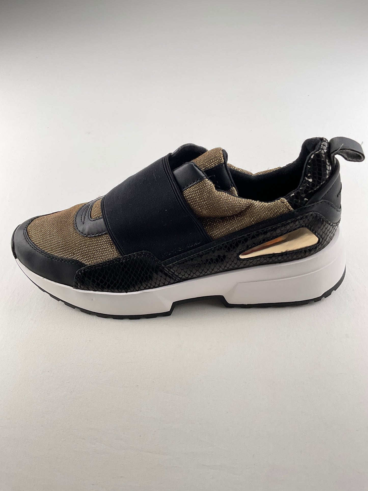 Tenis Negro Michael Korks