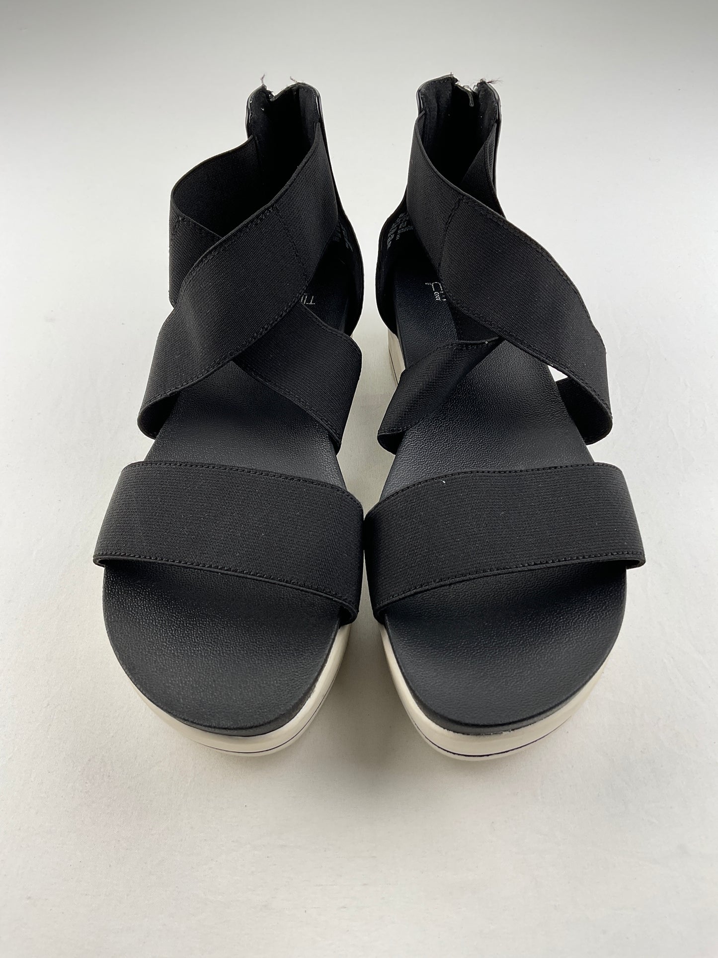Zapatilla Negro Time and Tru