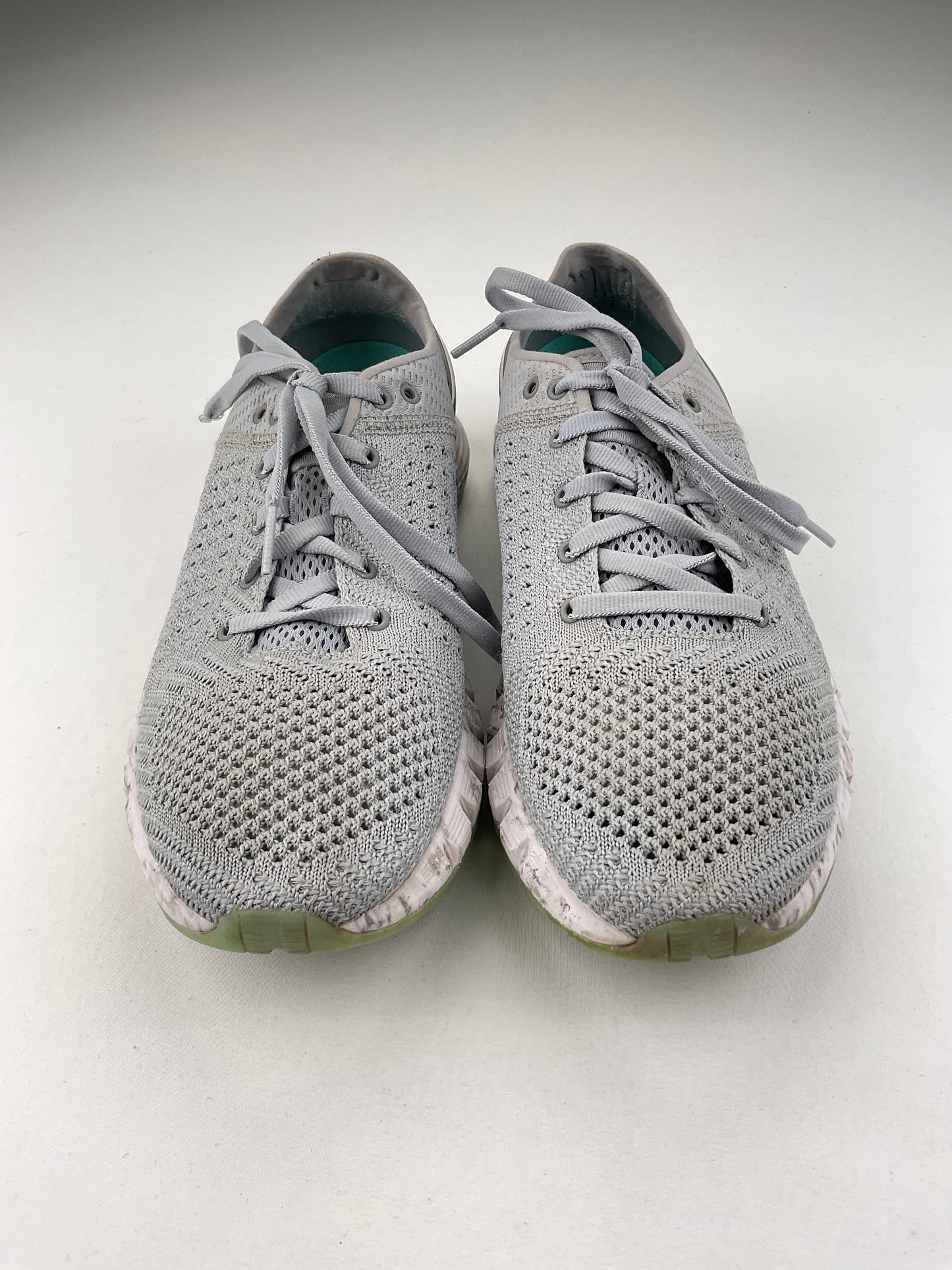 Tenis Gris Deportivo Under Armour
