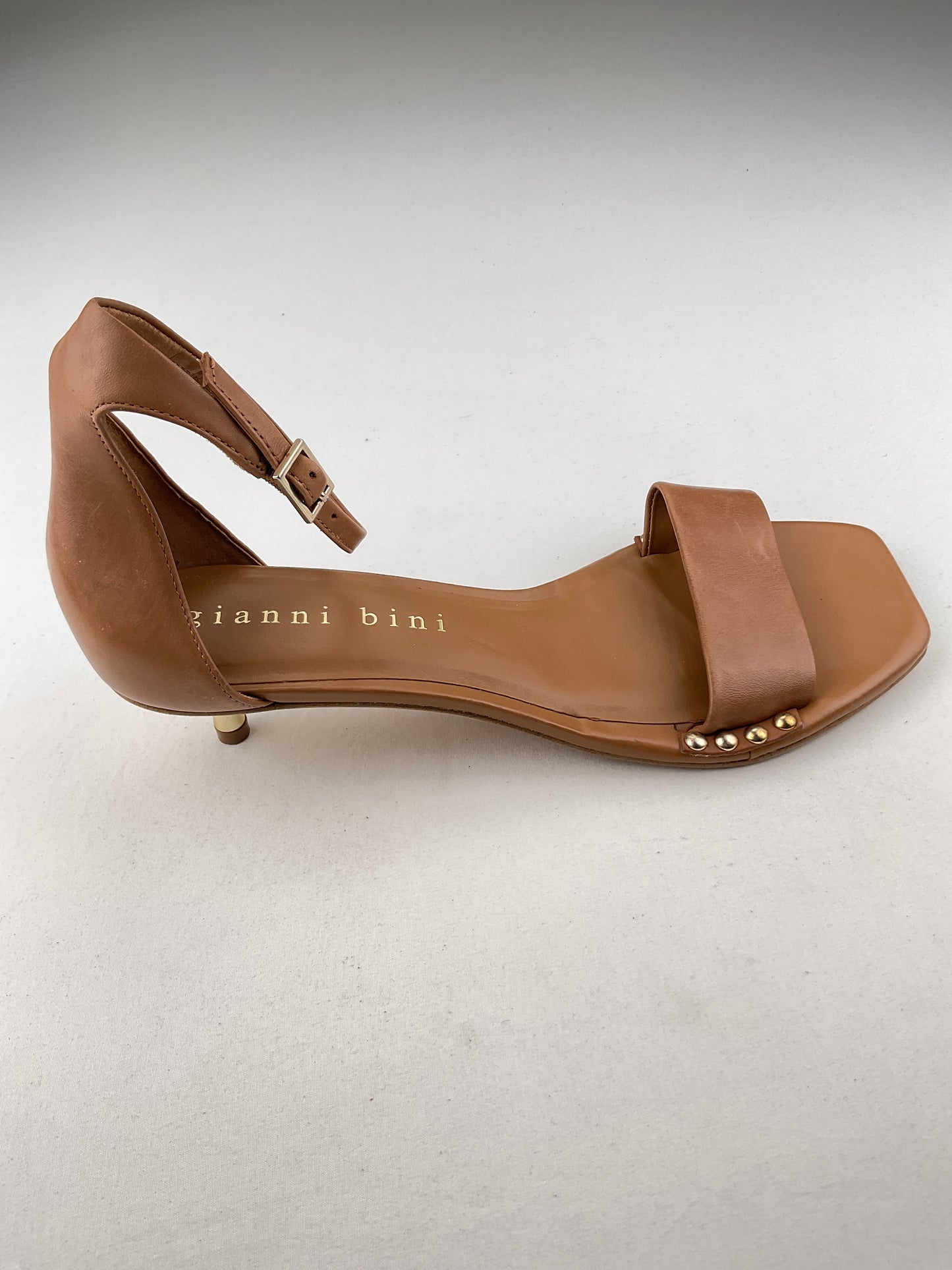 Zapatilla Marron claro de Tacón  Gianni Bini