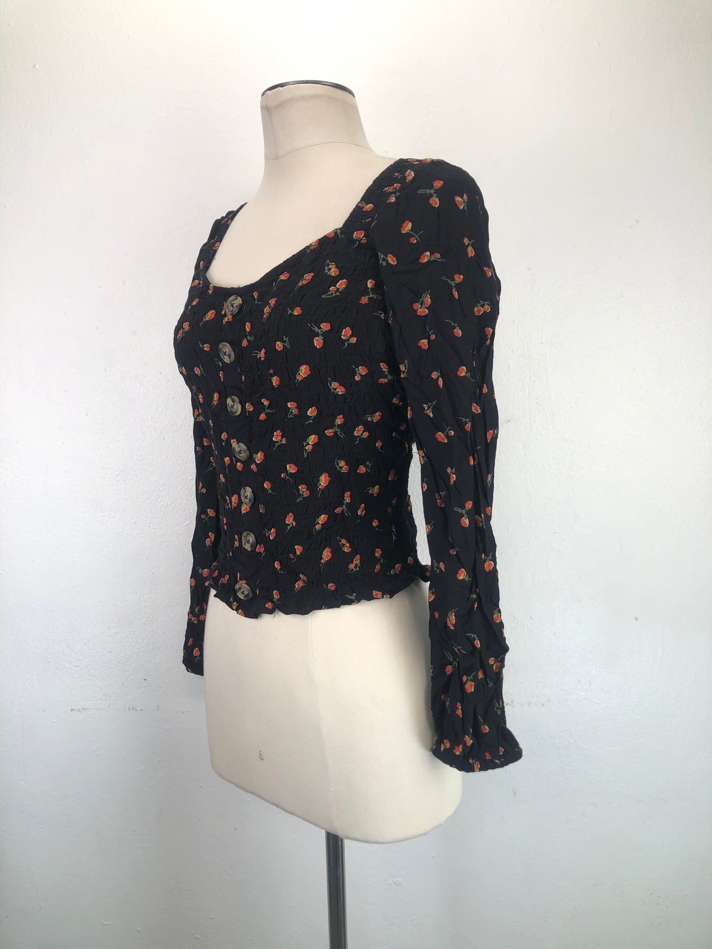 Blusa Negro Floral No Boundaries