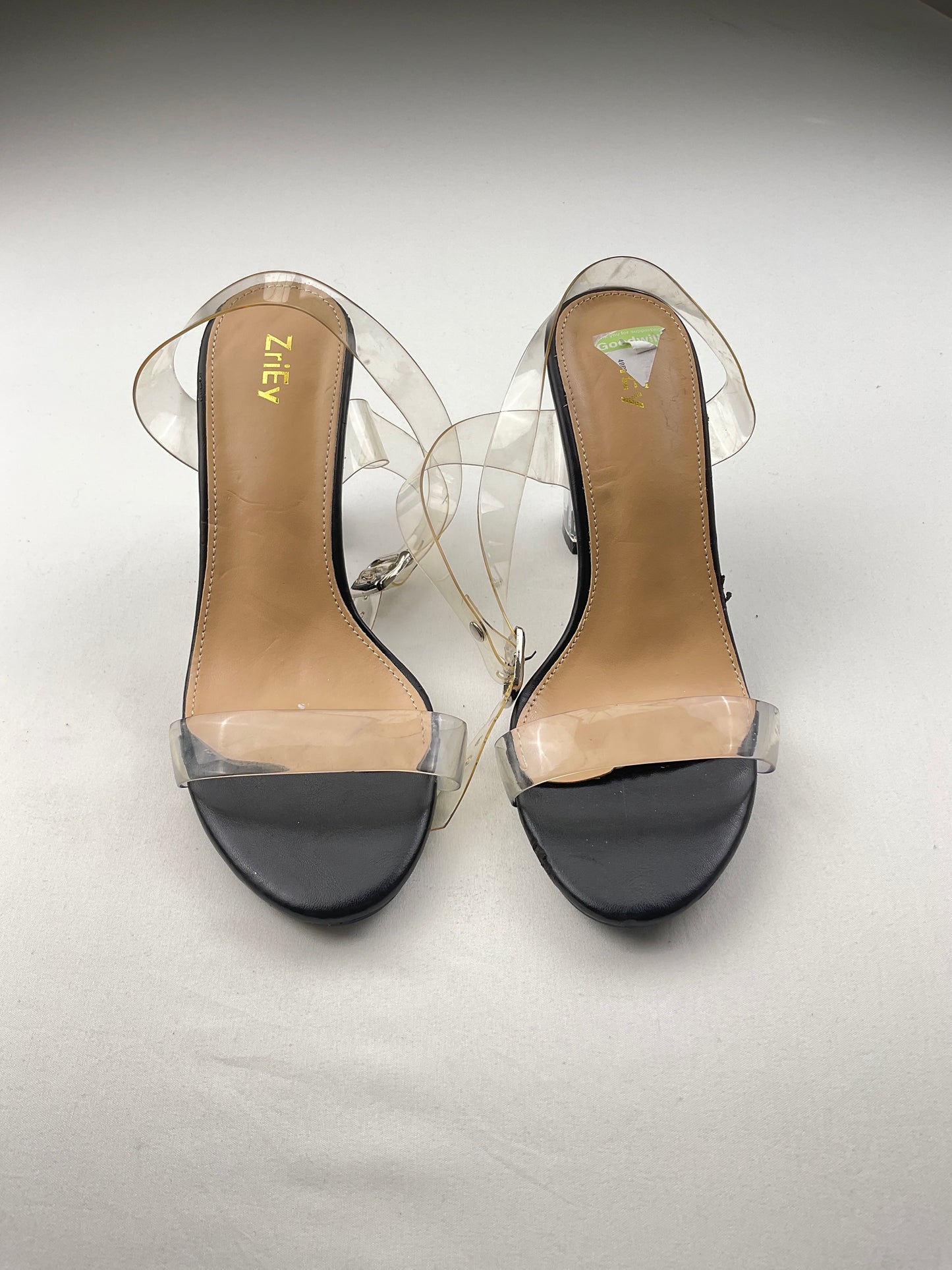 Zapatilla transparente zriey
