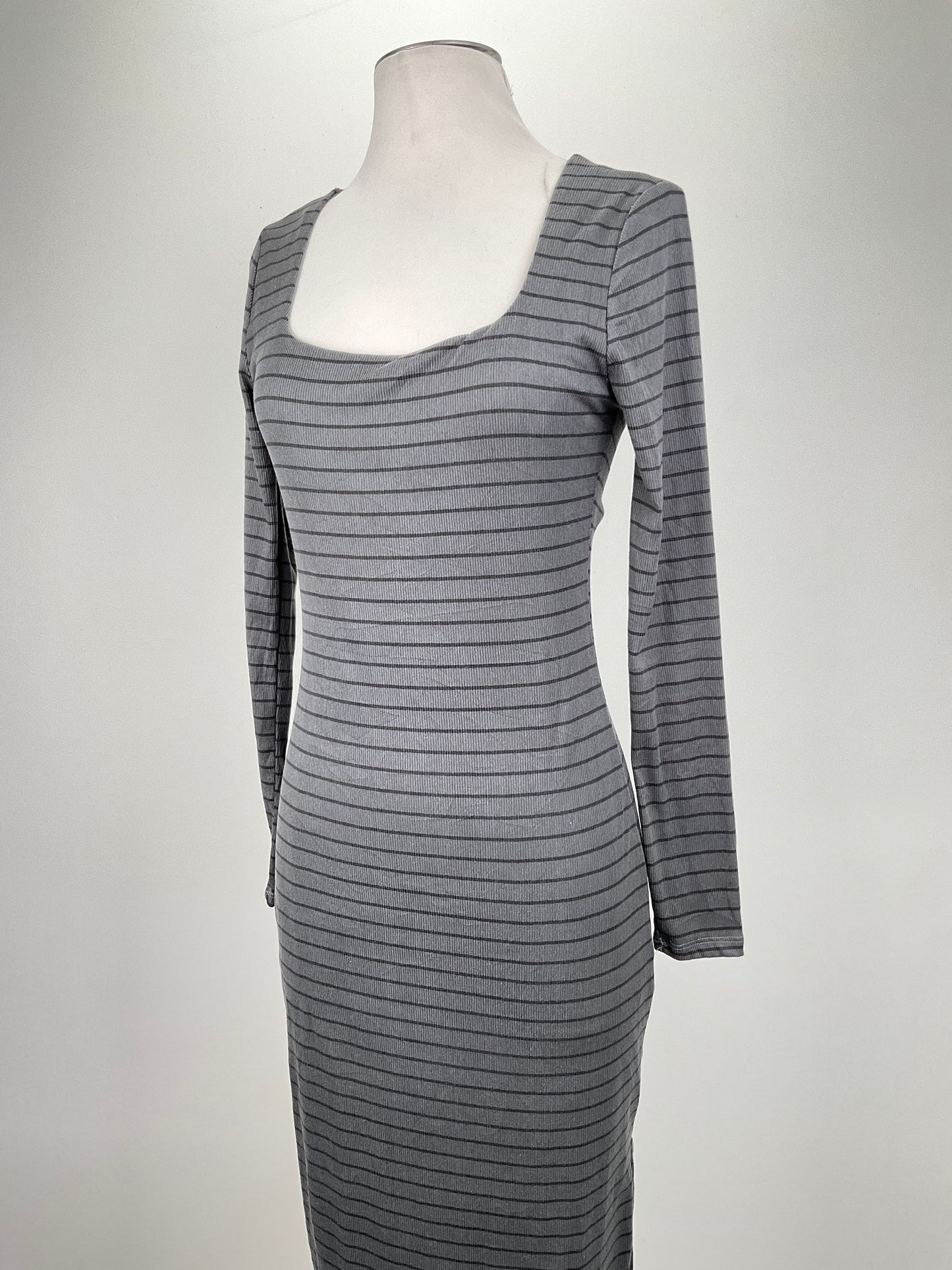 Vestido Gris de Rayas Justify