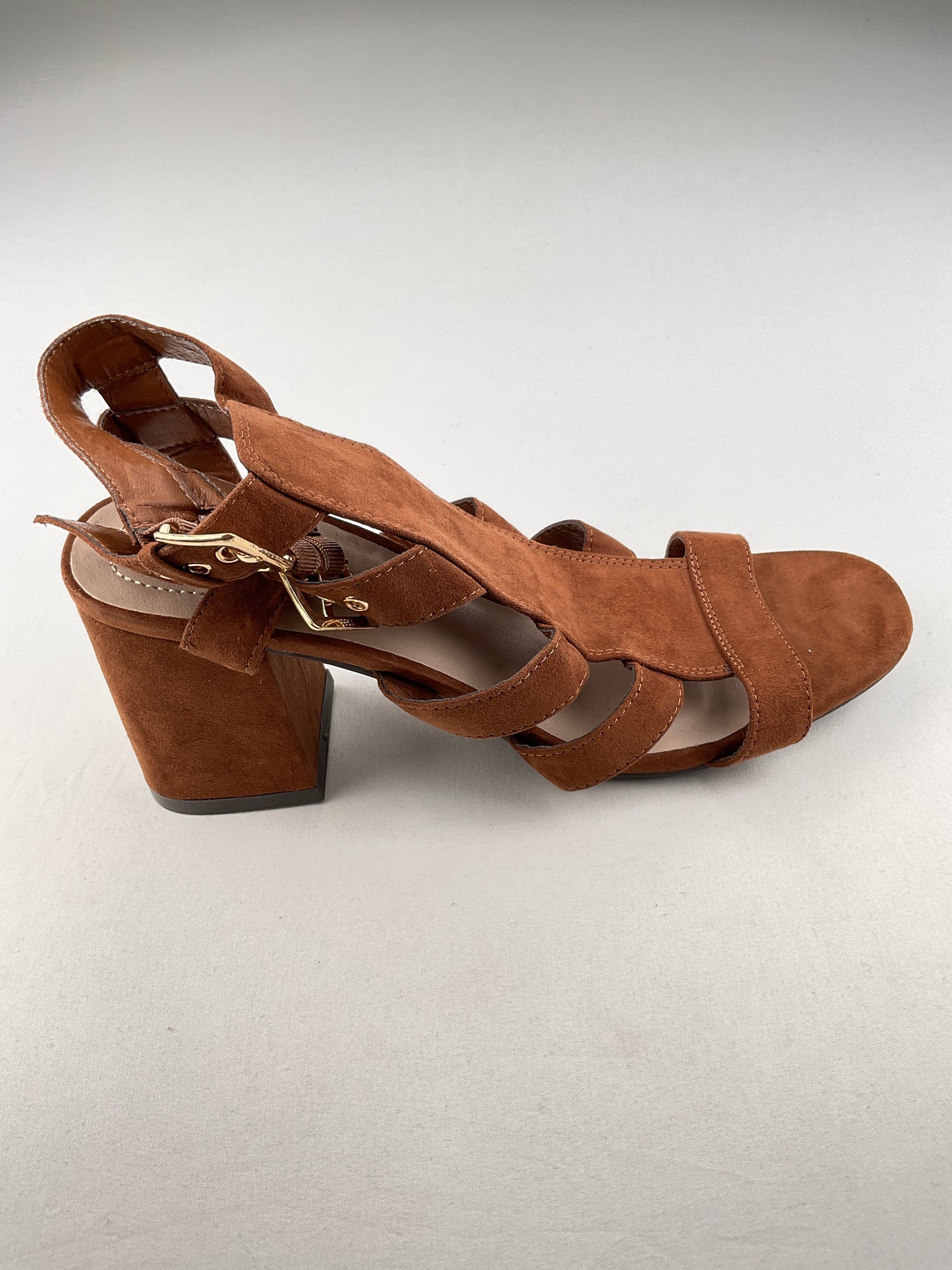 Zapatilla Marron de Tacón Comfort