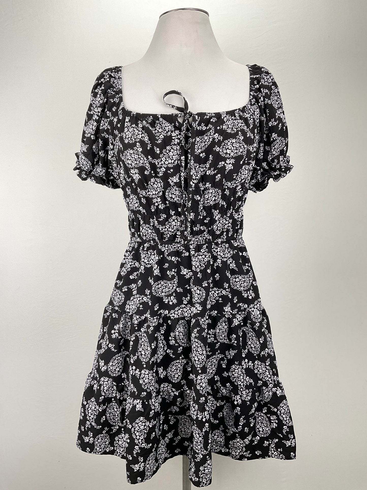 Vestido Negro Floral Hesperus