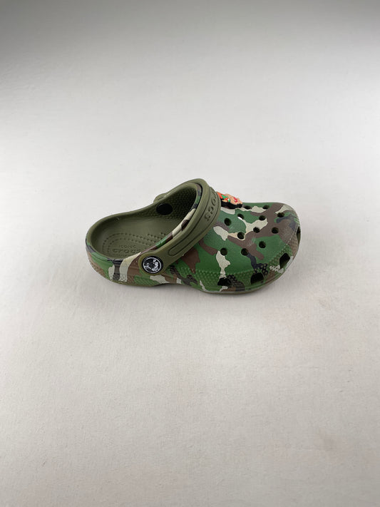 Sandalia Verde militar Crocs