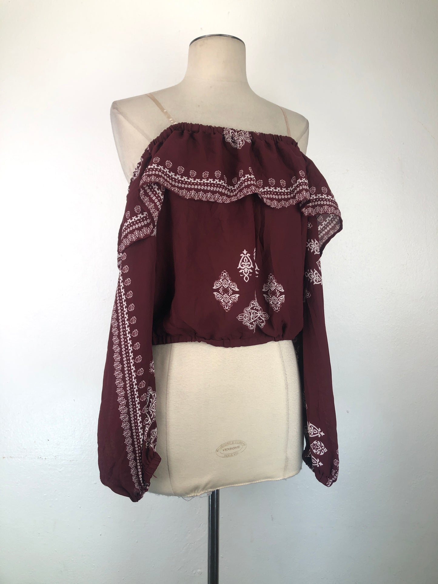 Blusa Rojo Vino  Floral Charlotte Russe