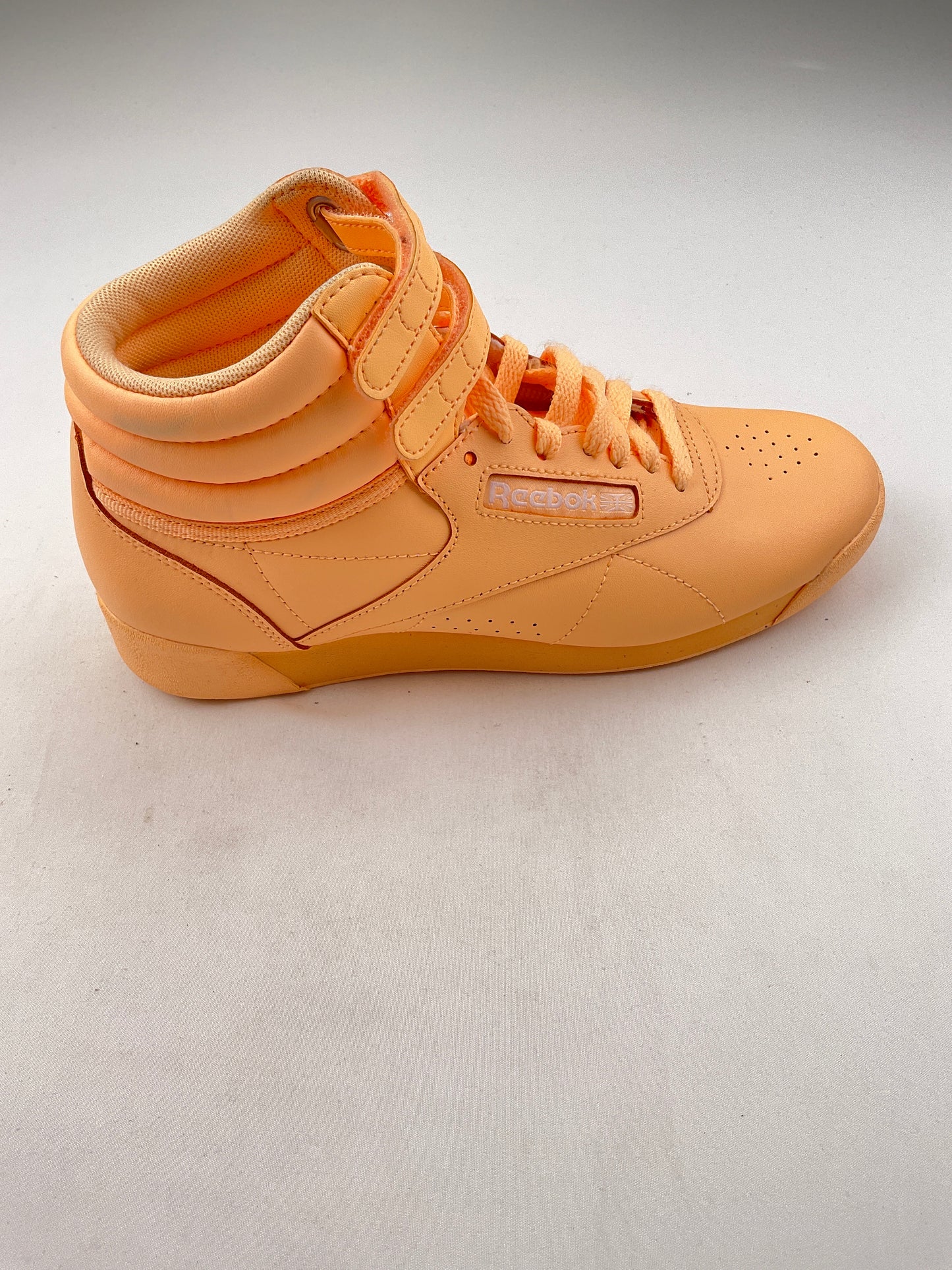 Tenis naranja Reebok