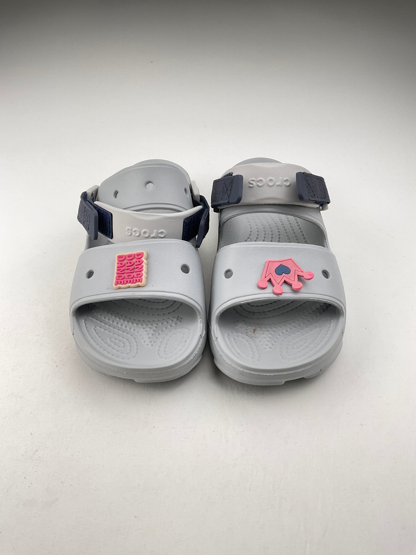 Sandalia Gris Crocs