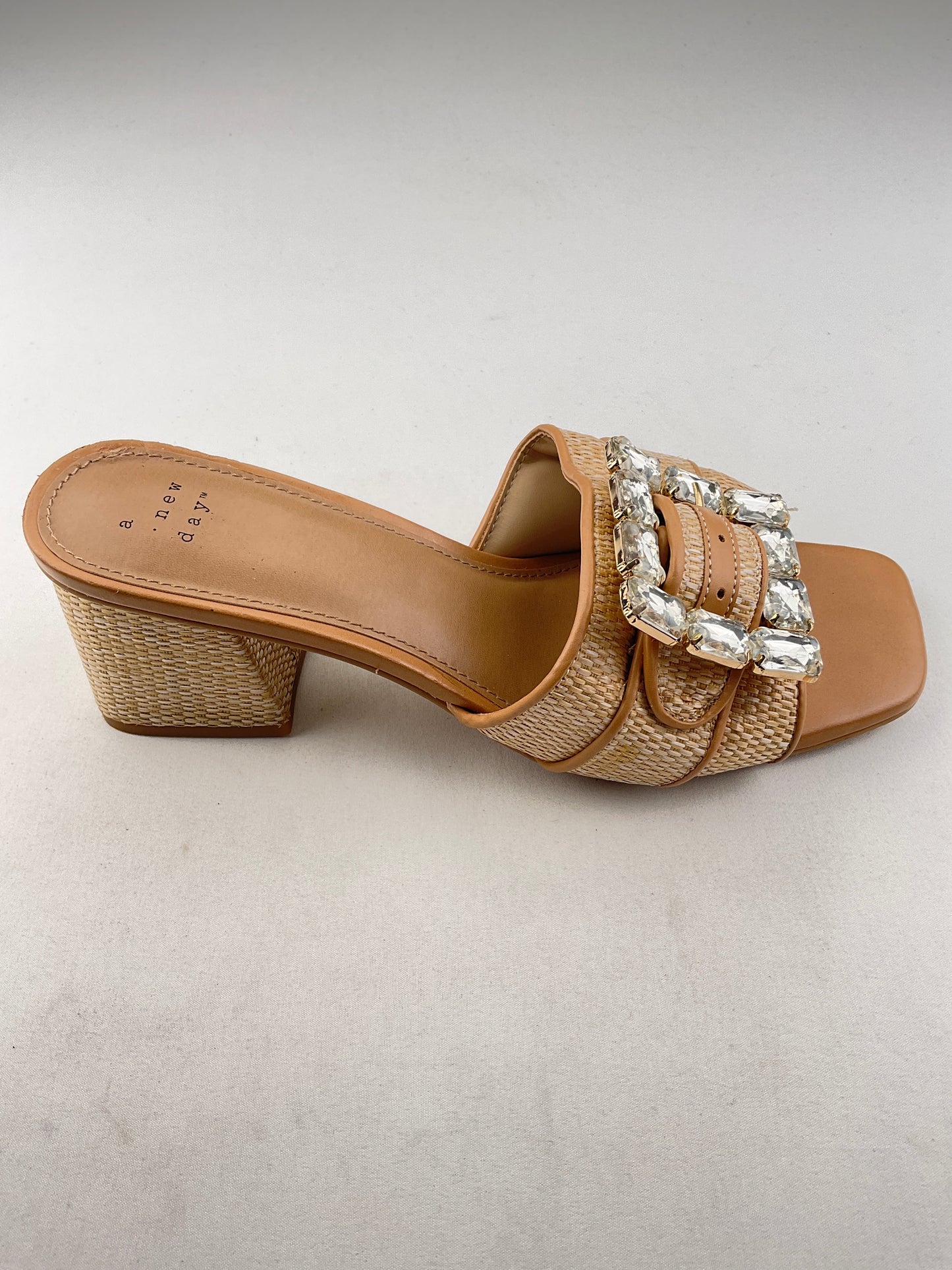 Zapatilla Crema de Tacón a. New day