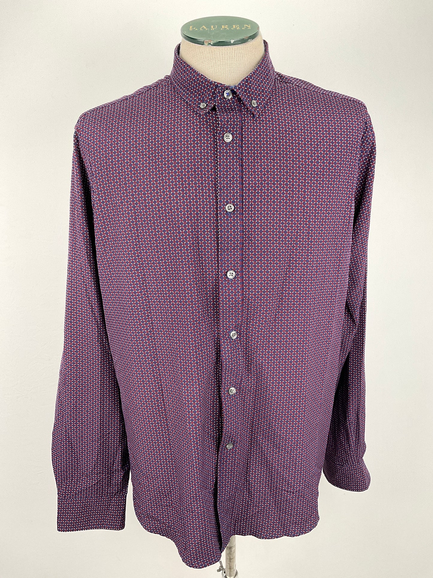 Camisa Azul marino International Report