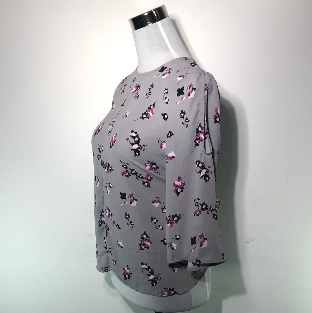 Blusa Gris de Flores Attention