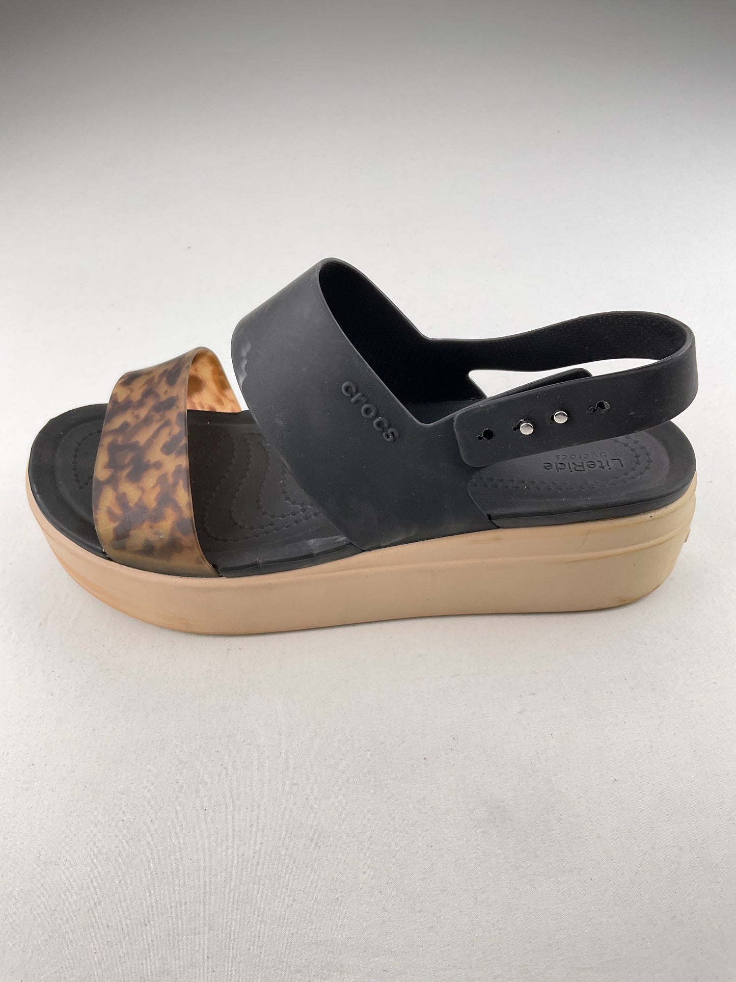 Zapatilla Negro Plataforma Crocs