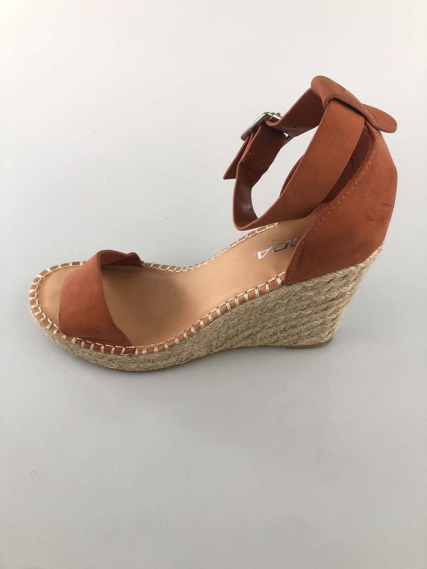 Zapatilla Marron de Plataforma Soda